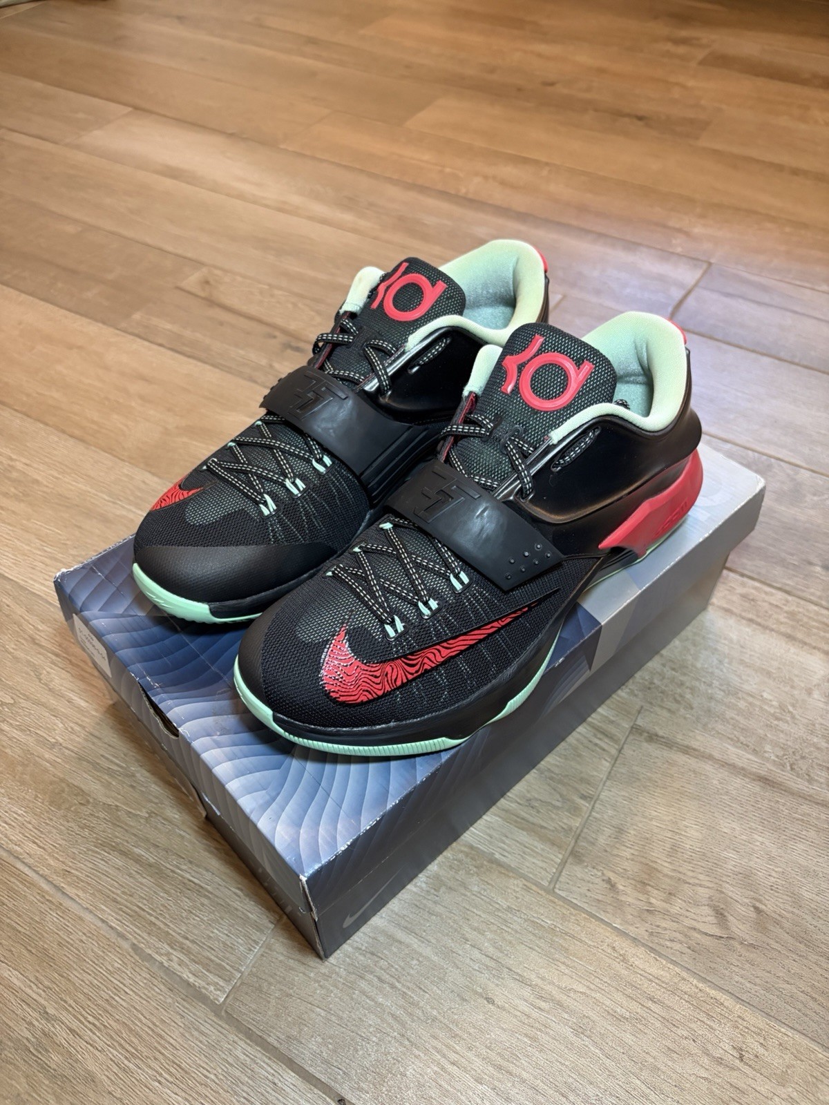 Nike KD 7 Low Top Basketball Sneakers Black/Red/Mint Green Lace-Up w/ Box
