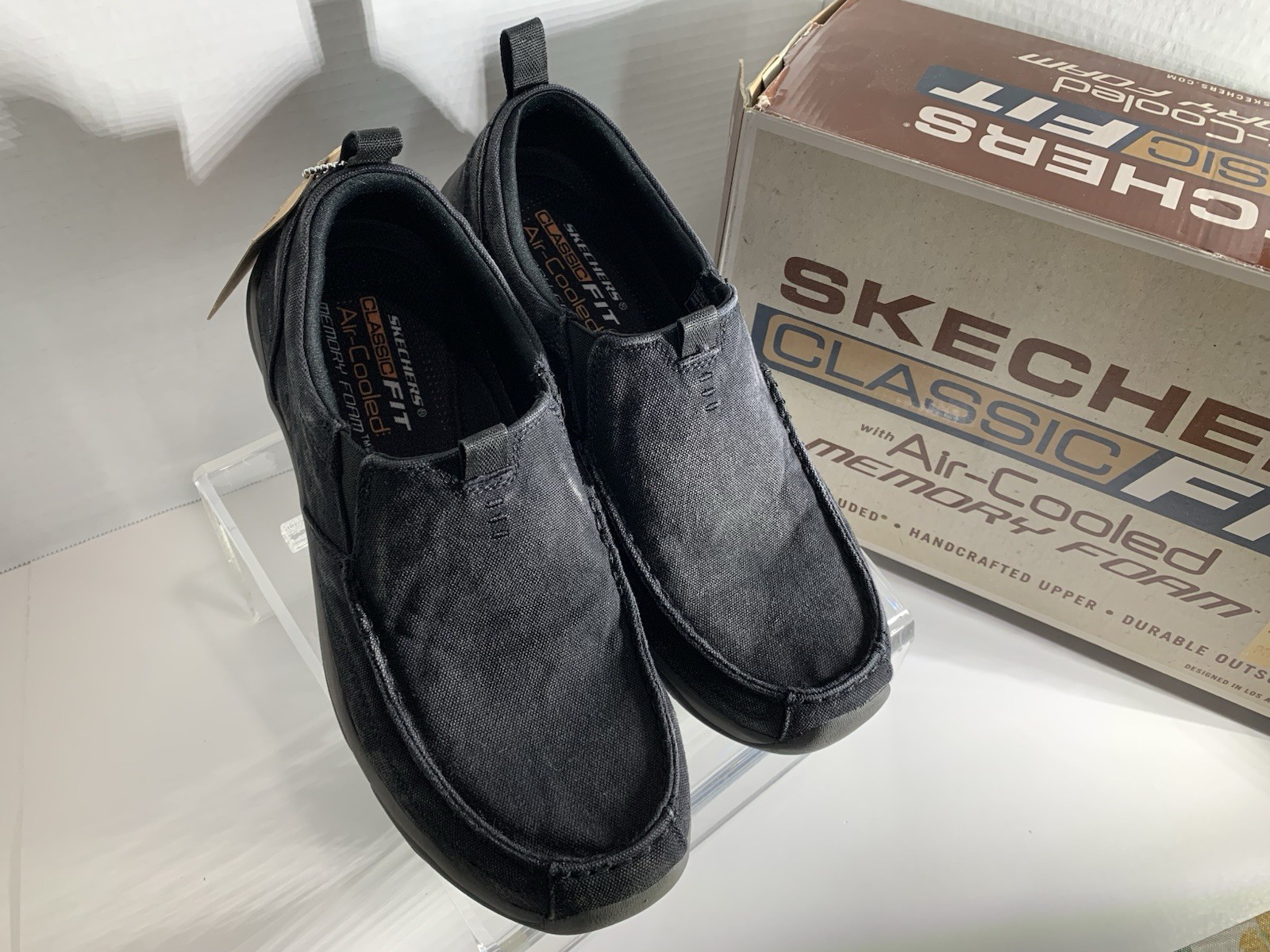 Men’s Skechers Slip on Shoes Classic Fit Air-Cooled Memory Foam Size 9