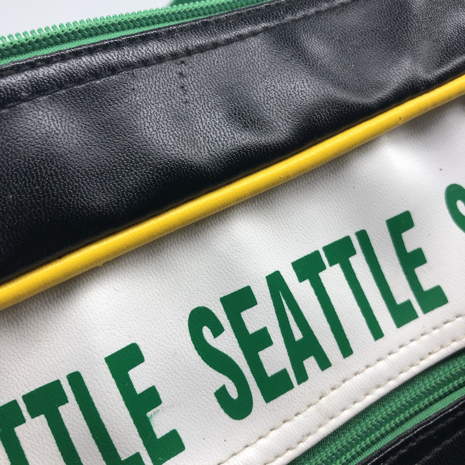 VTG 80s 90s SEATTLE SUPERSONICS Old Logo Player Issue Duffle Bag NBA Basketball