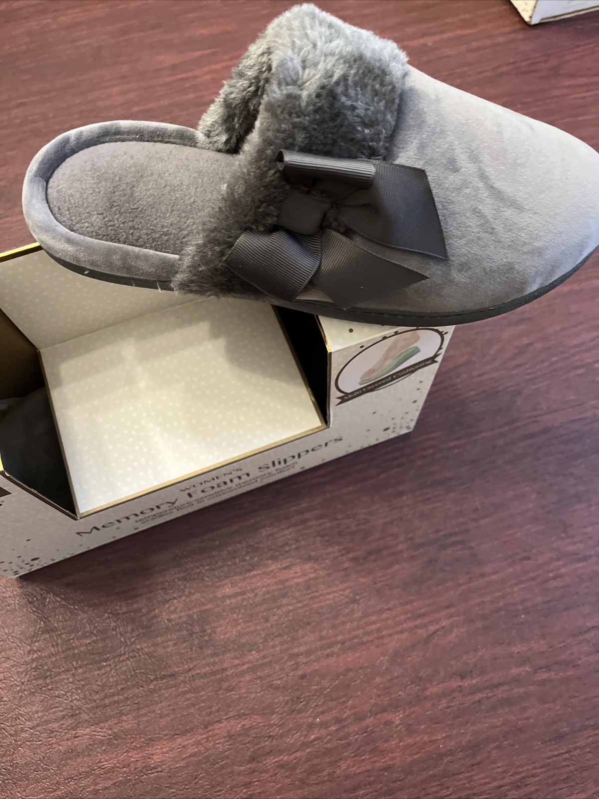 Totes Toasties Super Soft Ash Gray With Bow Women’s Size Large 8-9 NEW