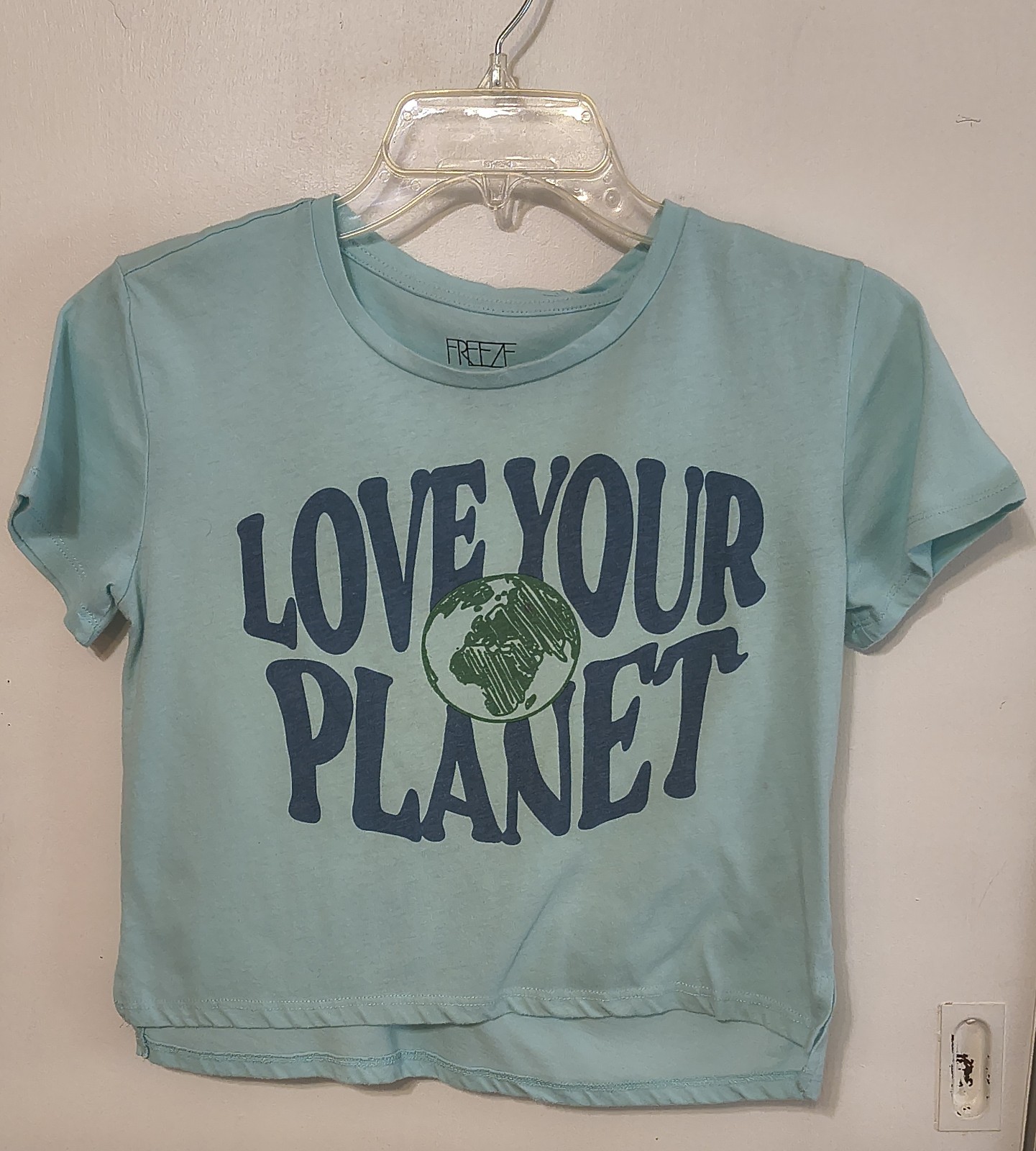 Freeze Green Crop Top. Love Your Planet. Size Small