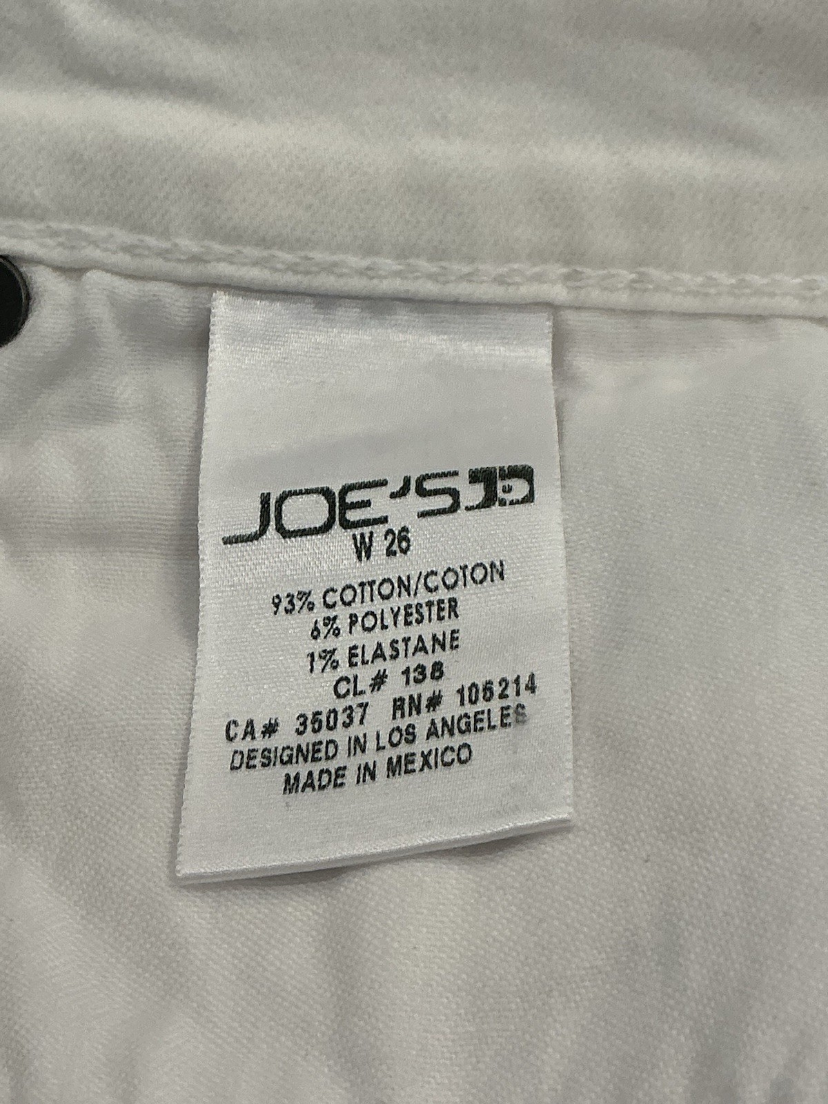 JOE’S Azami White Jean Shorts. Waist 28.5”/Inseam 2.5”/Rise 8.75”. Size 26. NEW.