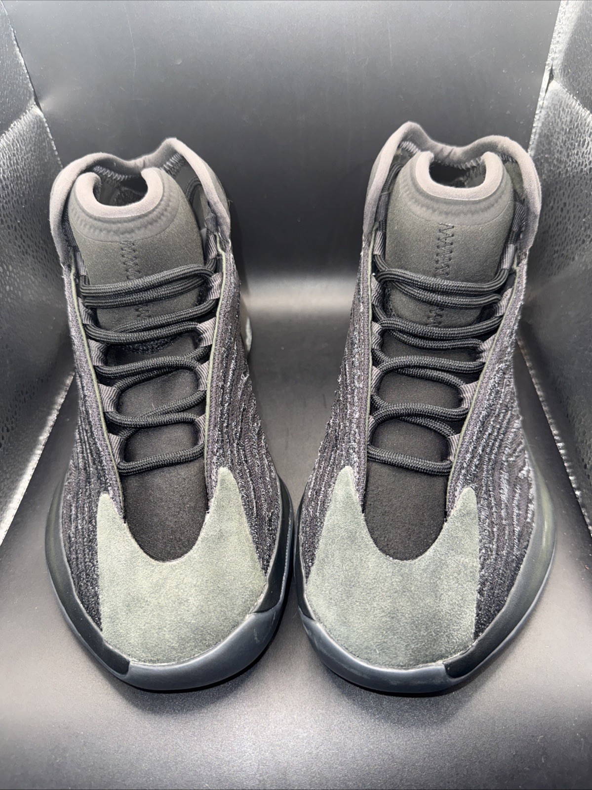 Size 8 – adidas Yeezy Quantum Onyx, GX1317, Great Condition, Clean, No Box