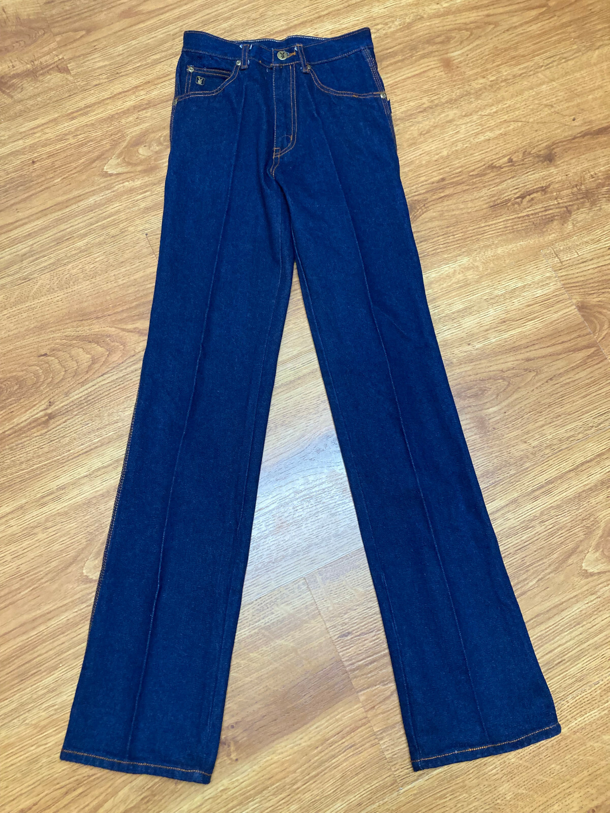 women’s Playboy bunny jeans size 28, waist 26.5in inseam 34in Excellent!!!