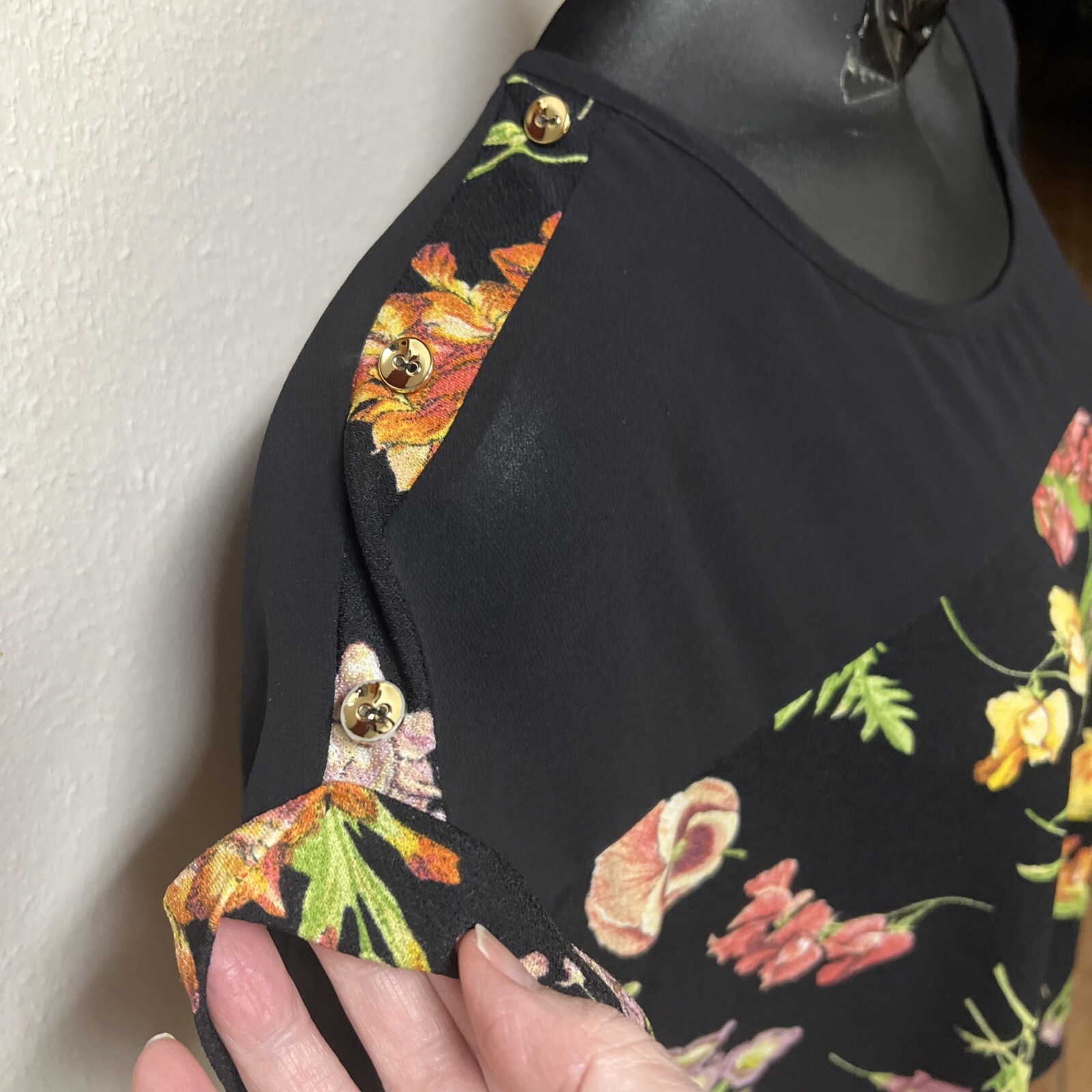 Floral Chiffon Top Black Yoke Cap Slv Brass Button Accent Cottage Festive Sz 1X