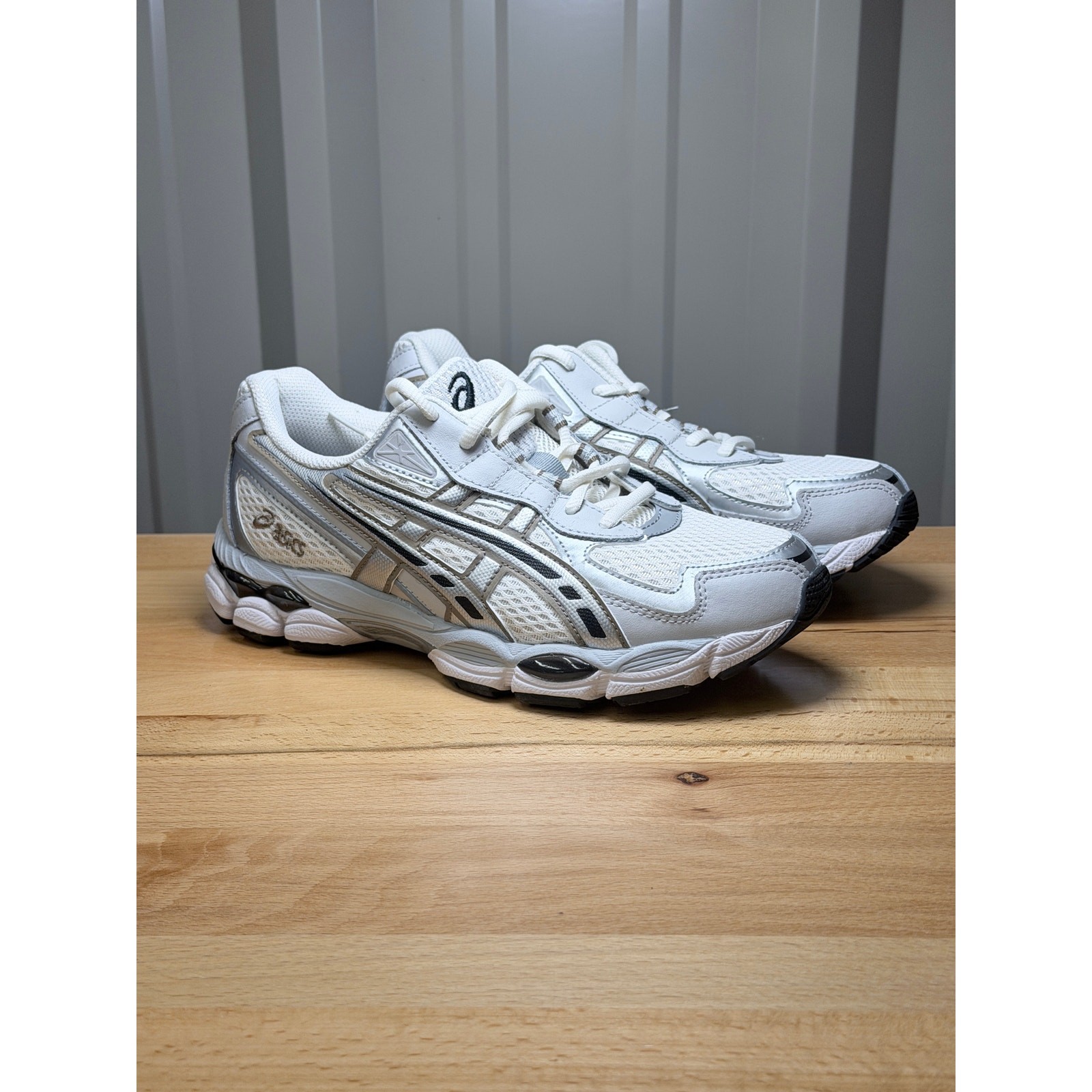 ASICS Gel NYC 2055 Men’s Cream / Pure Silver Size 6 New!