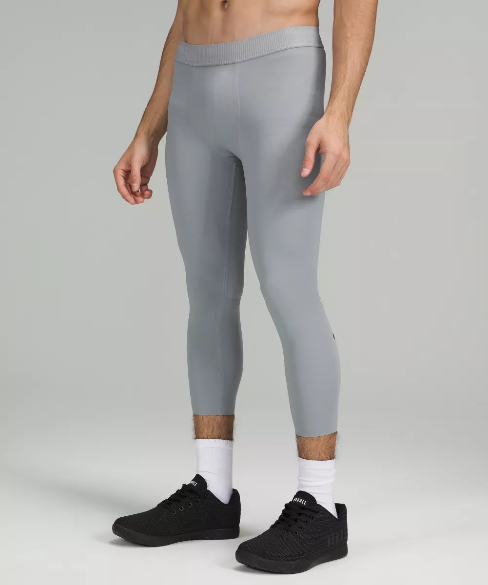Lululemon License to Train Tight 21″ in Gray Size M