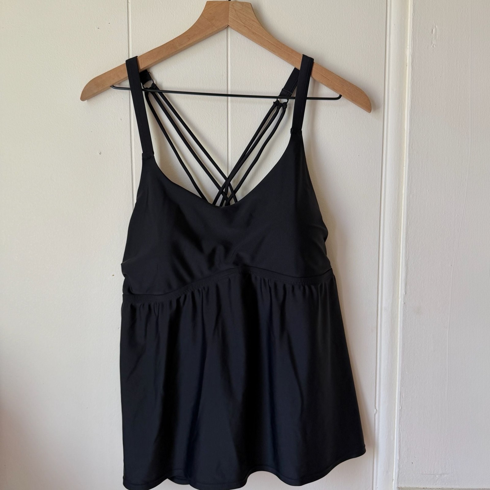 Torrid Black Wireless Strappy Back Babydoll Tankini Top Size 1