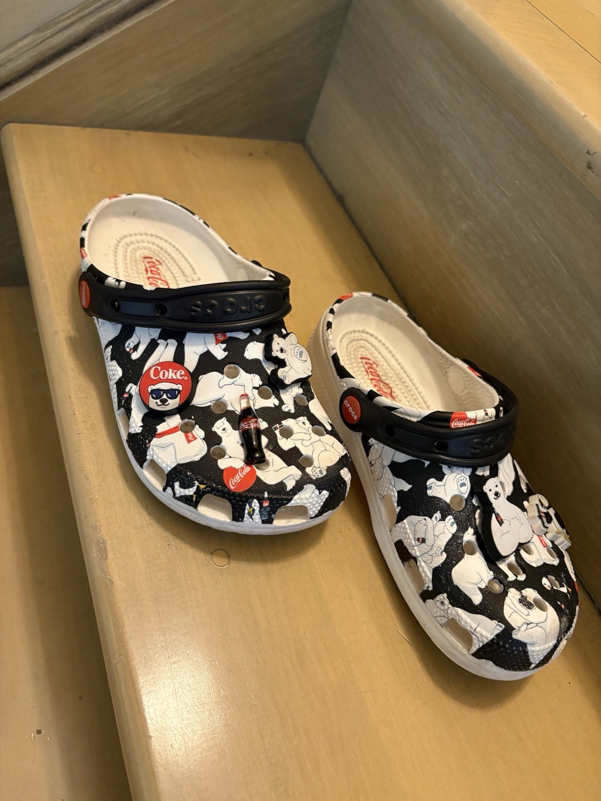 Crocs Coca Cola CLassic Clog White 209314-100 Men 5 Women 7
