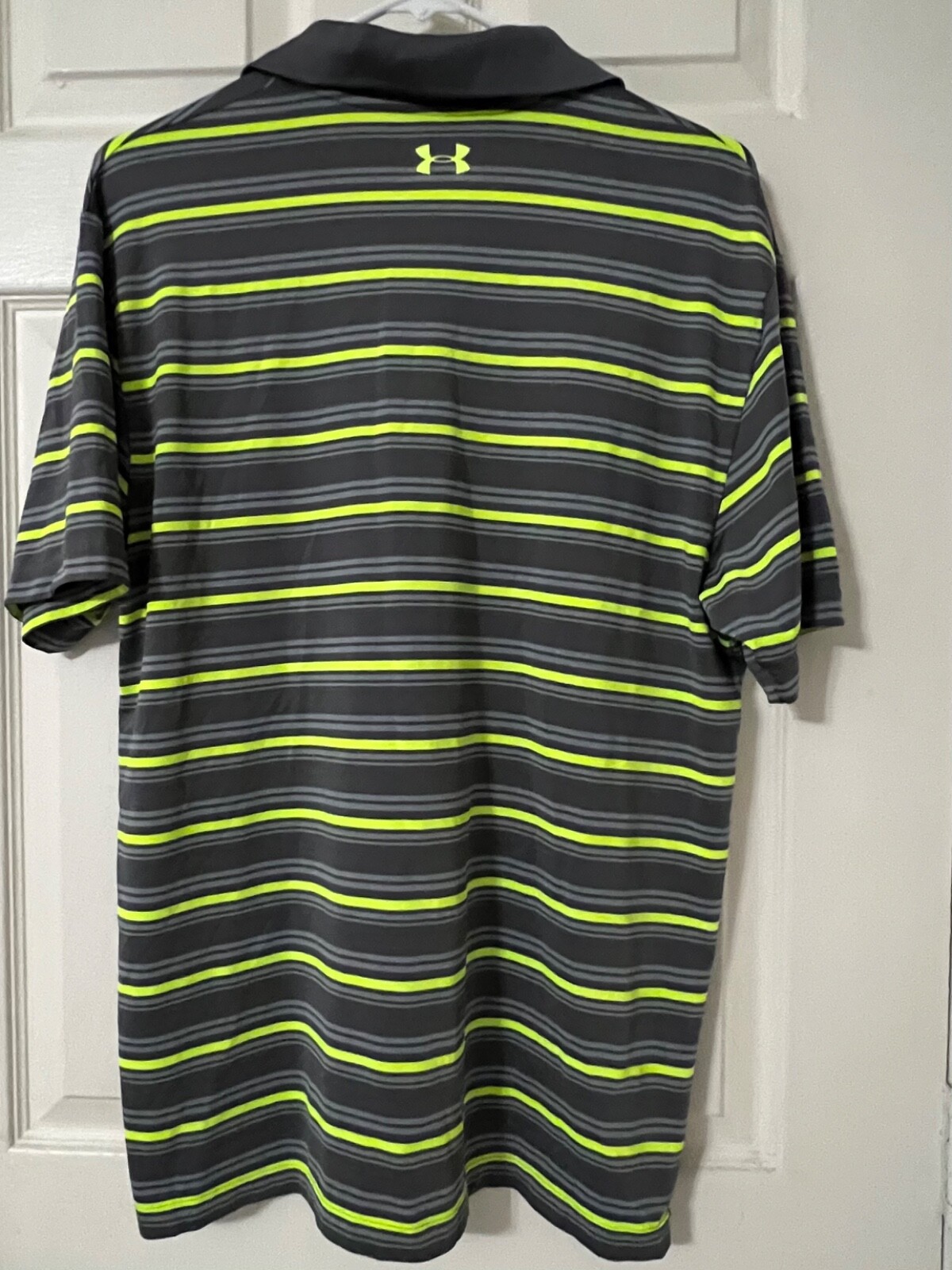 Under Armour Loose Short Sleeve Polo Shirt Heatgear Mens L Large EUC Gray Green