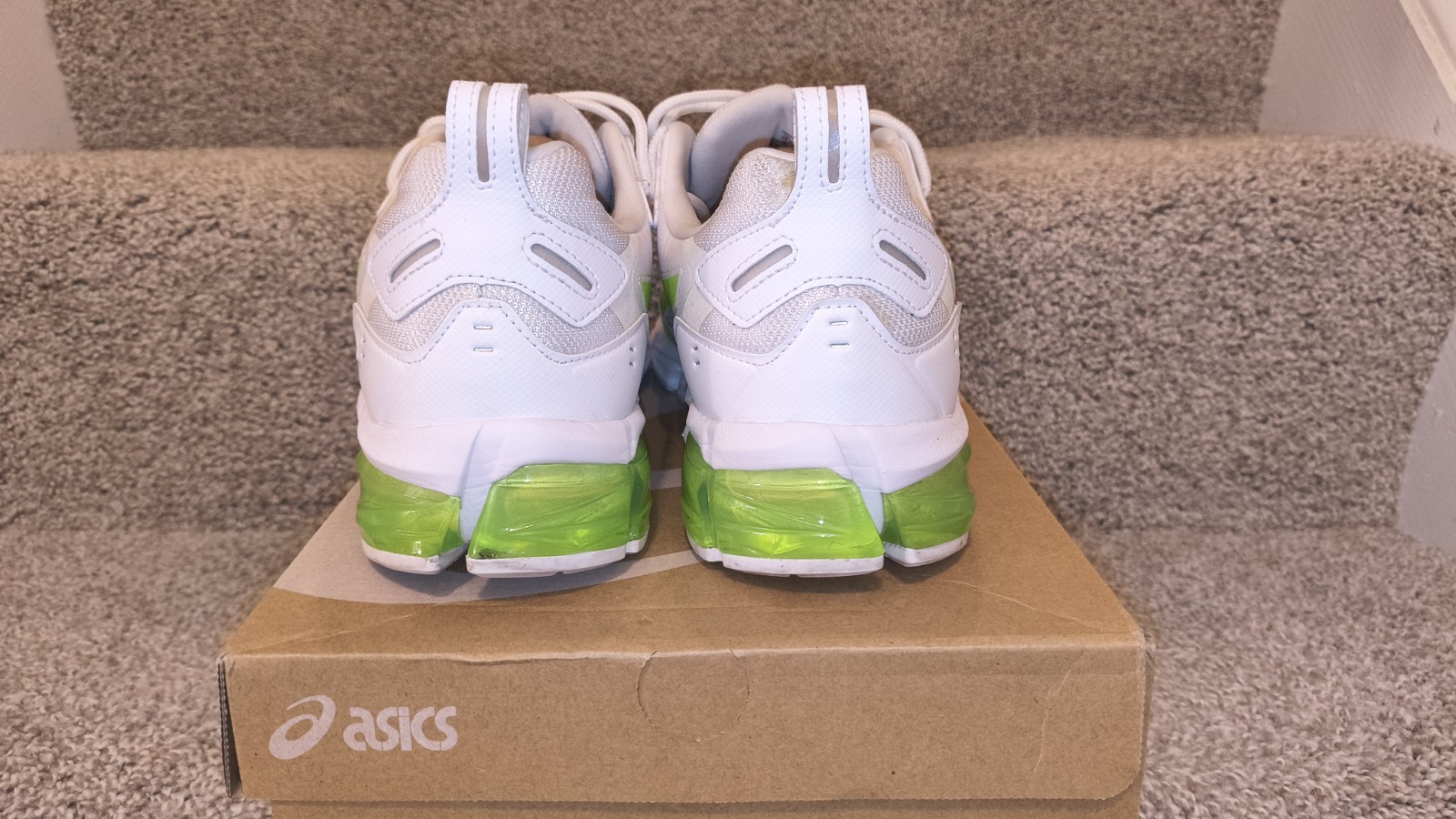 asics Gel quantum 180 Hazard Green Men 10.5 Women 12