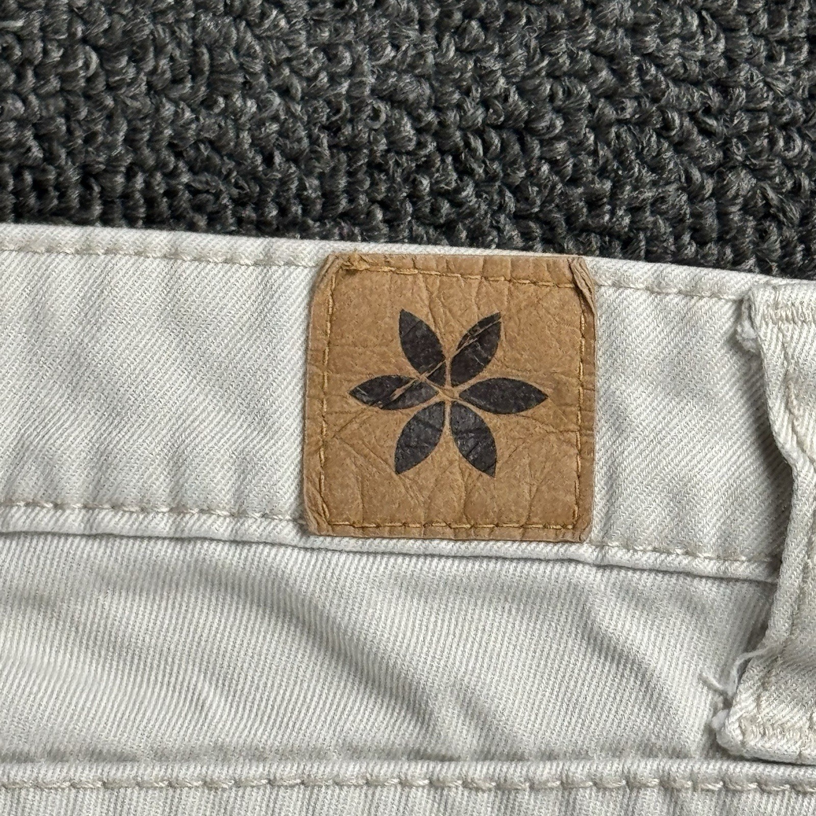 Y2K Capri Cropped SO Stretch Juniors Size 9 Tall/ WMs 6 Solid Cream Beige Pants