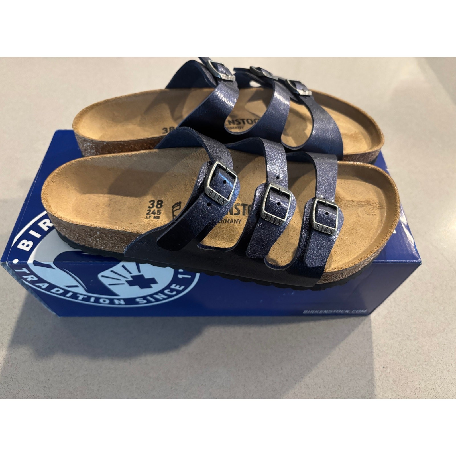 NWT Birkenstock Florida Birko-Flor – size 38 (7-7.5)