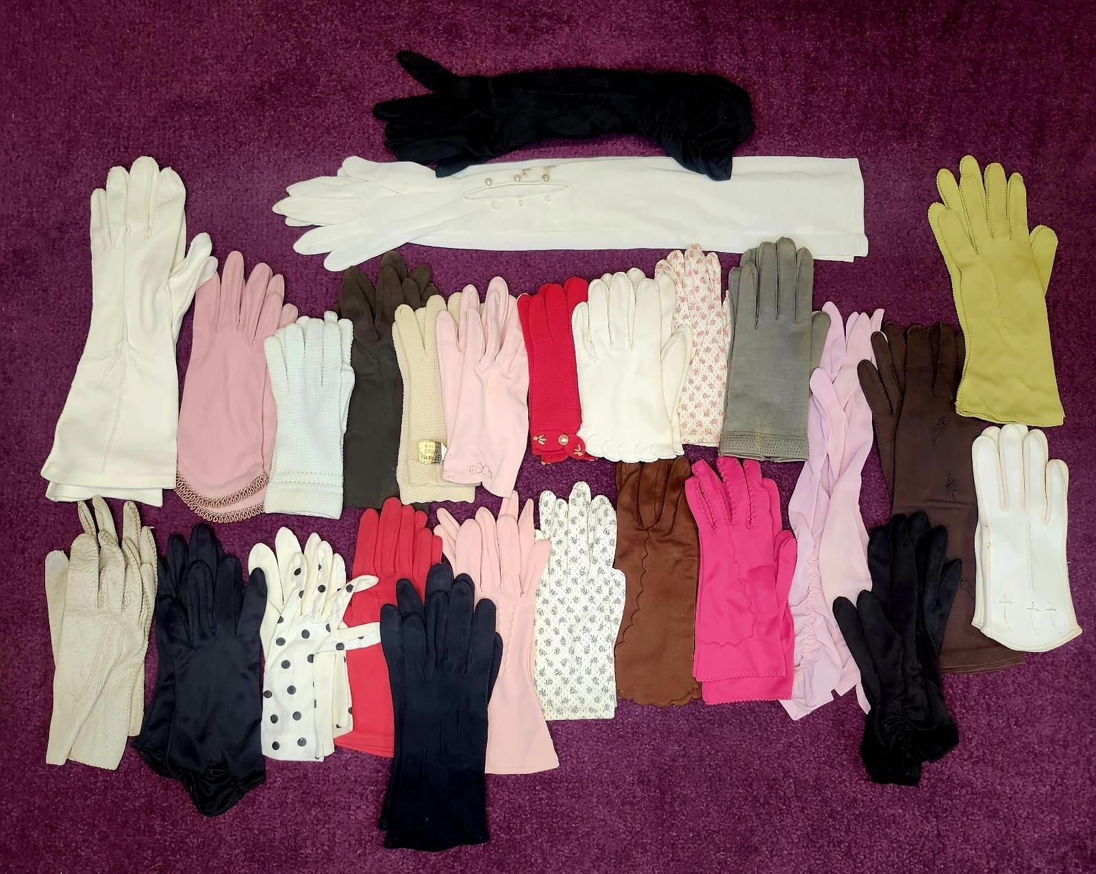 Vintage Ladies Gloves Lot Of 26 Pairs – Assorted Colors & Styles Driving Dress S