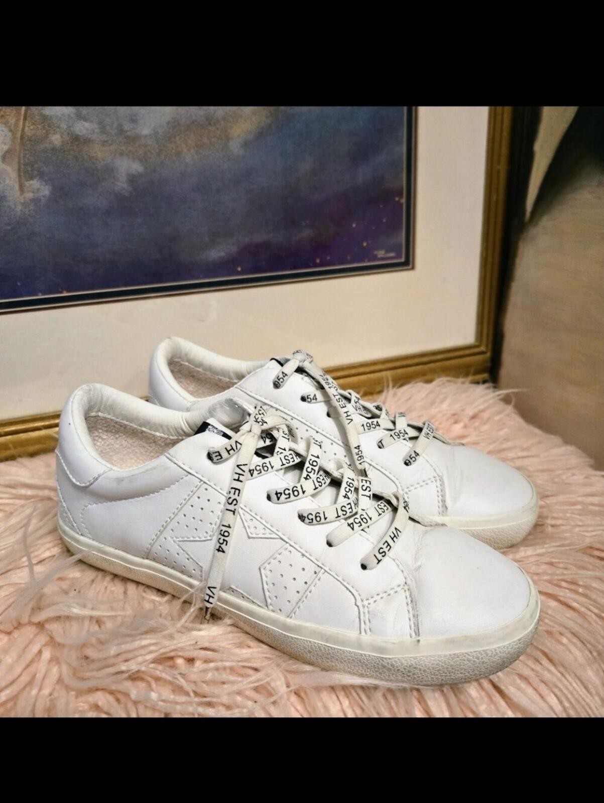 Vintage Havana White Perforated Low Top Sneakers with Star Branded Laces Sz 7.5
