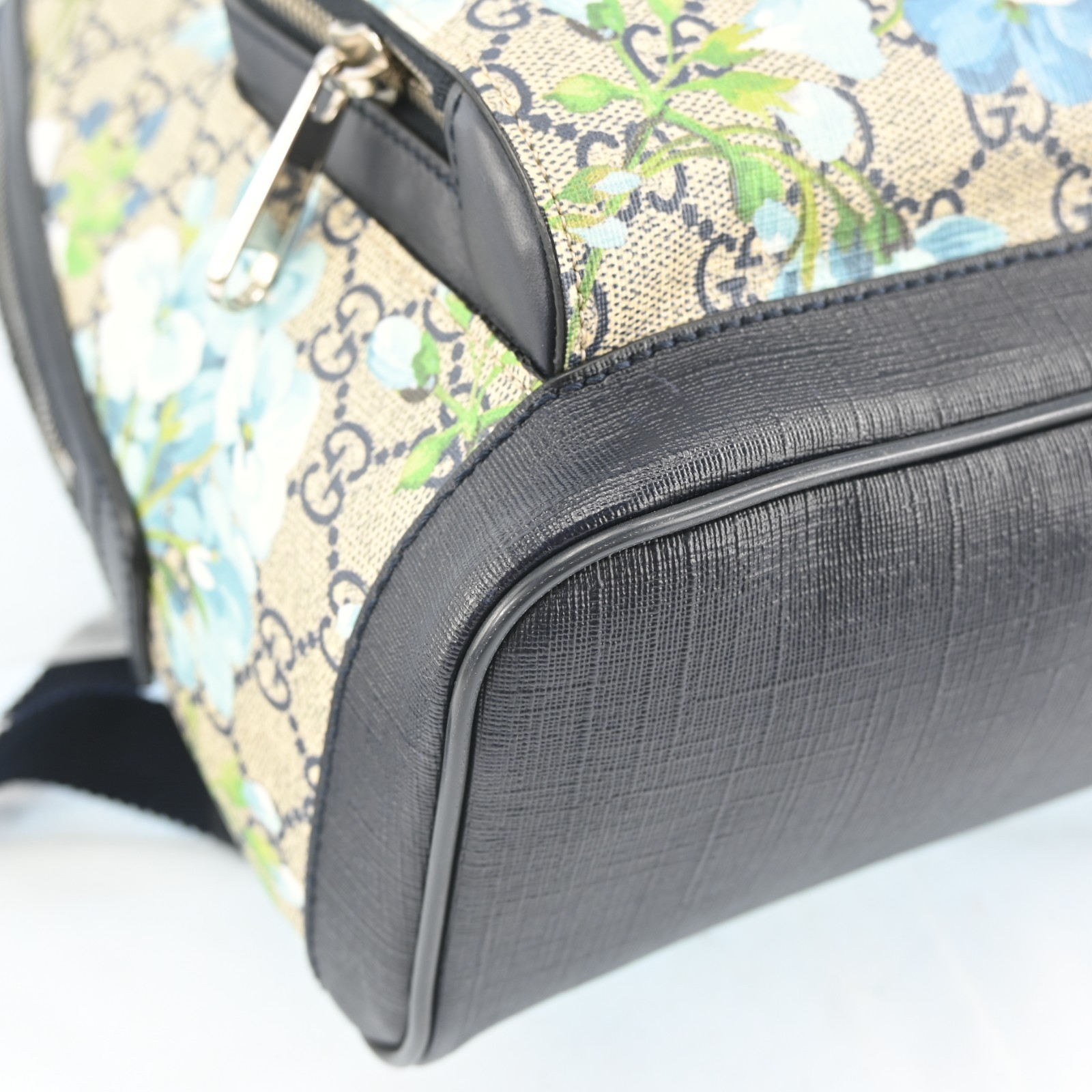 Auth GUCCI GG Blooms 546327 Beige Navy Multi PVC Leather Backpack C1765OO801