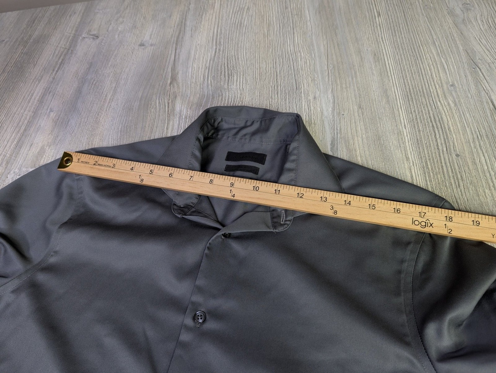 ck Calvin Klein Men’s Slim Fit Infinite Non-Iron Dress Shirt Gray 16.5 32/33