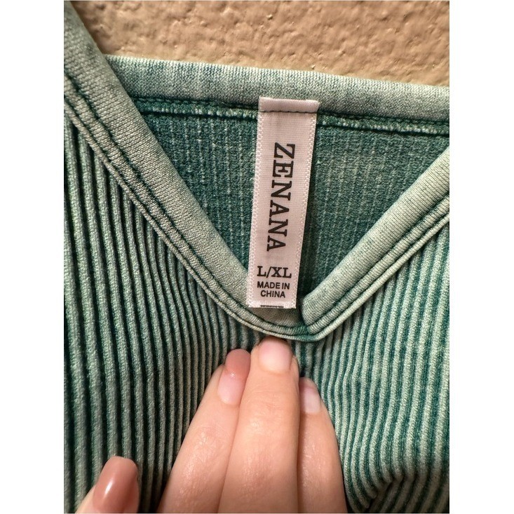 Zenana Outfitters Ribbed V-Neck Cropped Tank – Mint Green L/XL