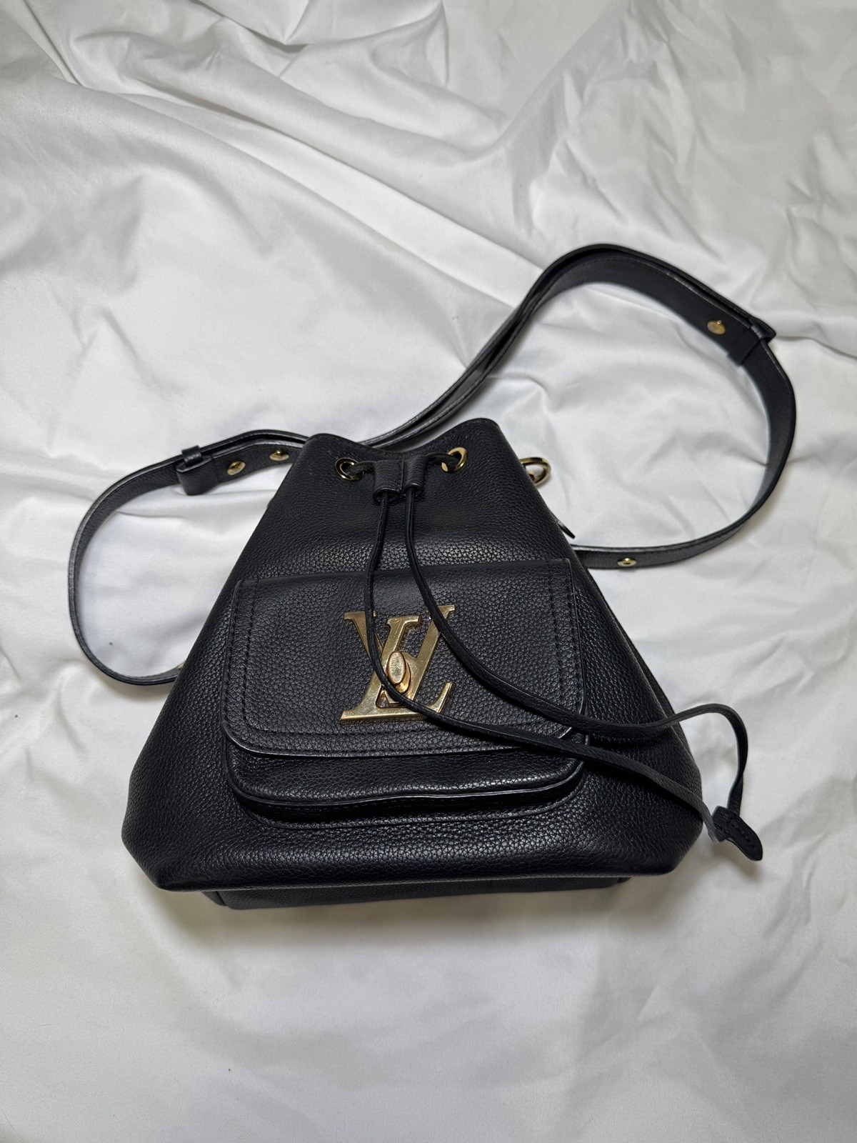Authentic Louis Vuitton Lockme bucket /crossbody bag – Black Grained Leather
