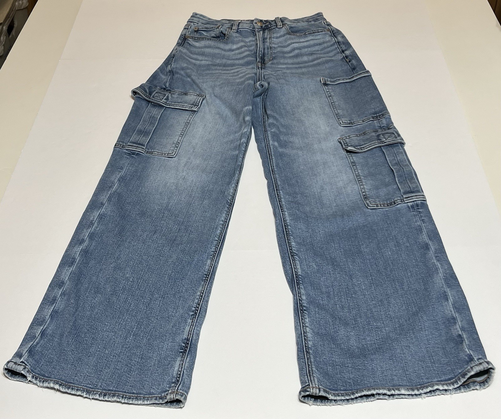 American Eagle Curvy Super High Rise Baggy Wide Leg Women’s 6 Reg (28×30) Cargo