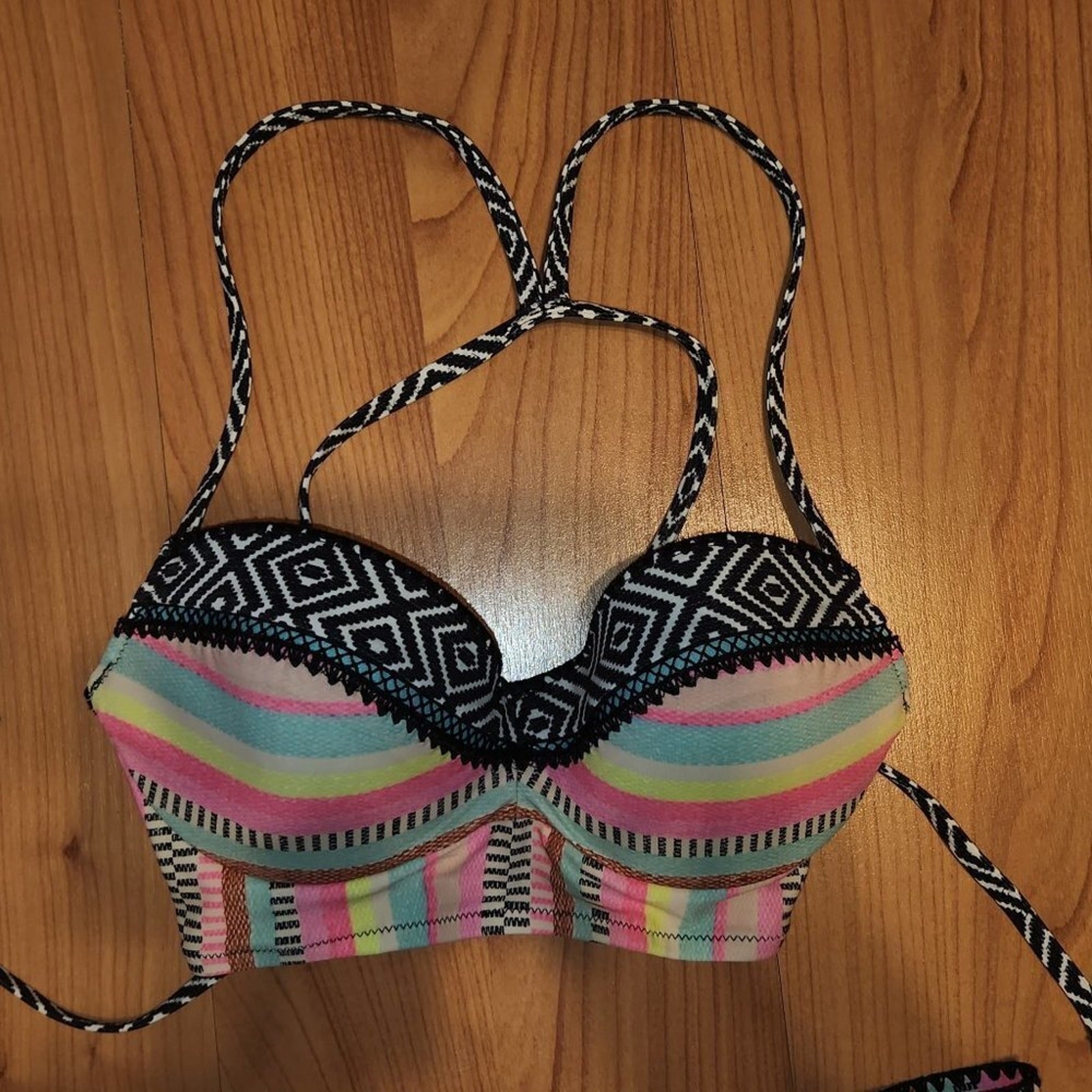 Shade & Shore Multi Stripe Geometric Swim 34 B + Small Bottom