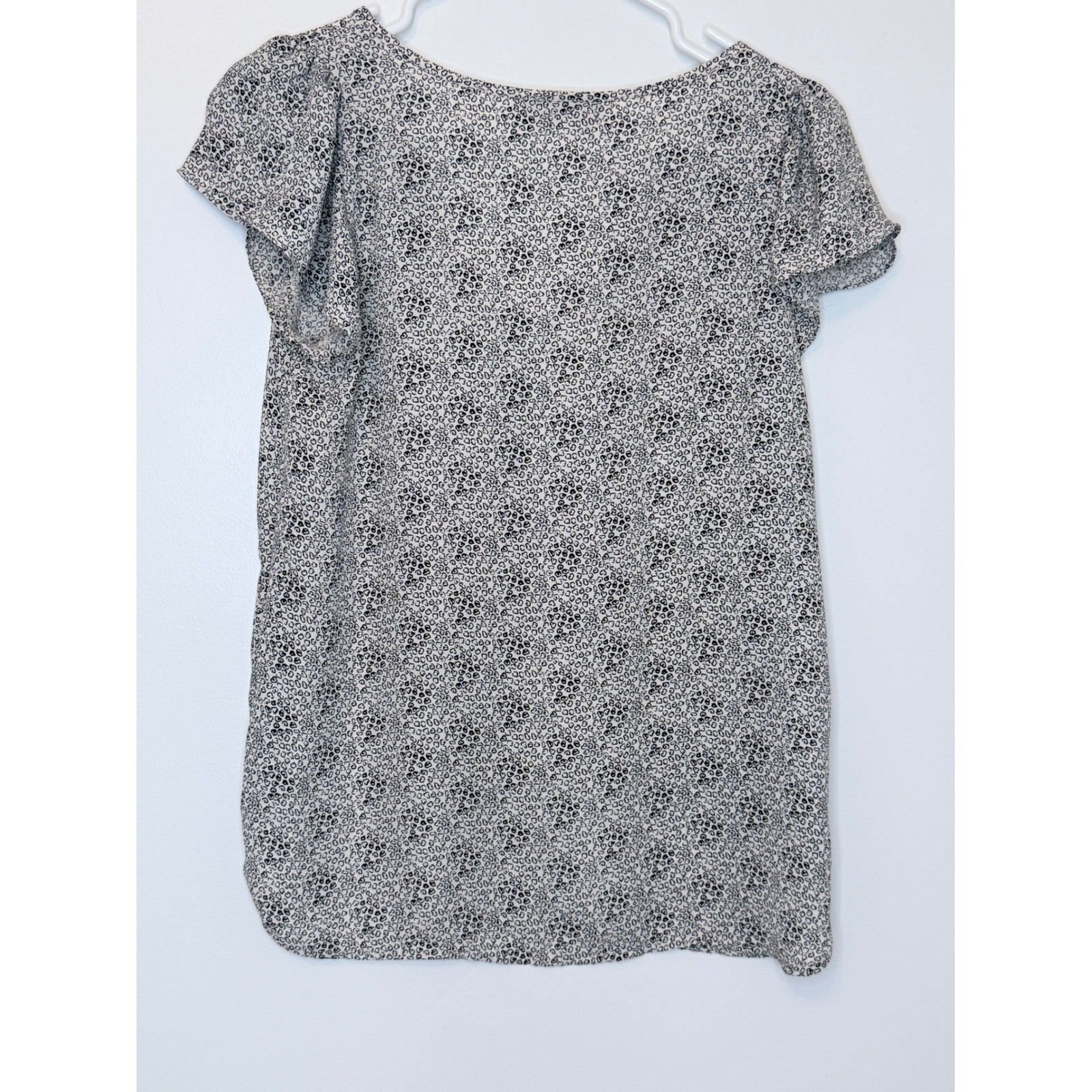 LOFT Ann Taylor V-Neck Flutter Sleeve Blouse Black White Print XS