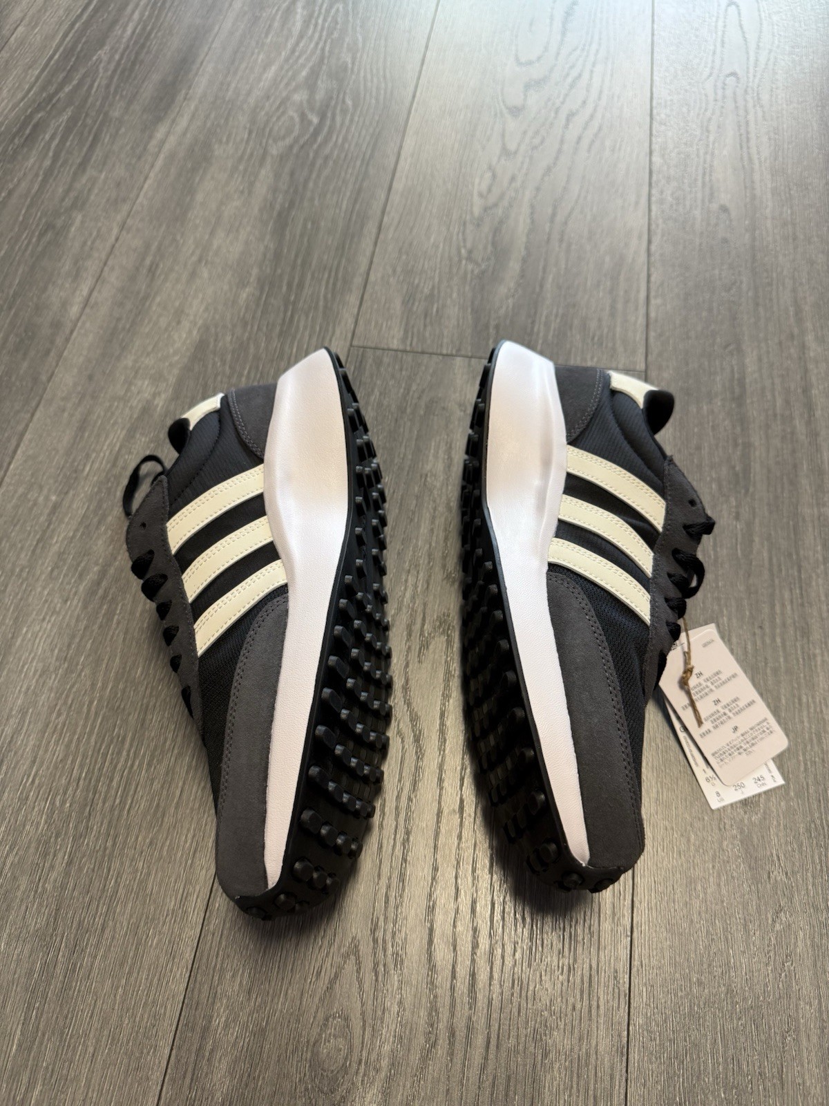 Adidas Run 70s Black White Women’s Size 7.5 Athletic Sneakers Shoes GW5609