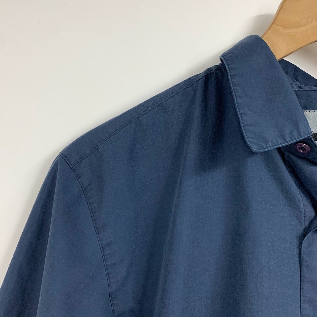 Split Men’s Button Up Cotton Blend Short Sleeve Shirt Size M