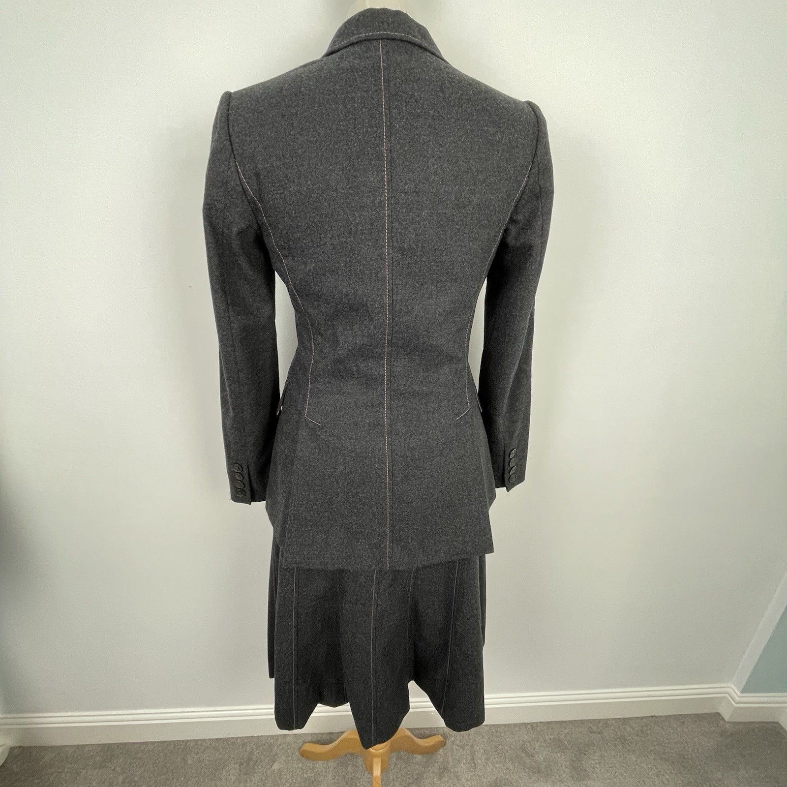 LK Bennett grey wool skirt suit size 8 (check measurements in description)