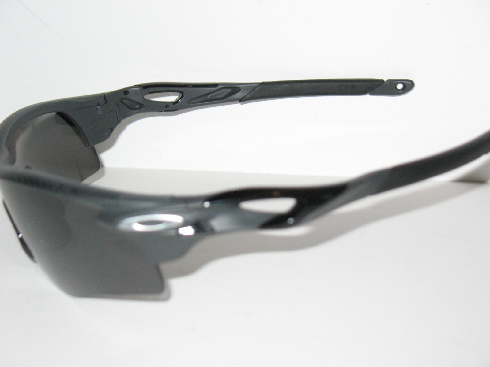 Oakley RADARLOCK High Resolution Carbon Frame Prizm Black Polarized Sunglasses
