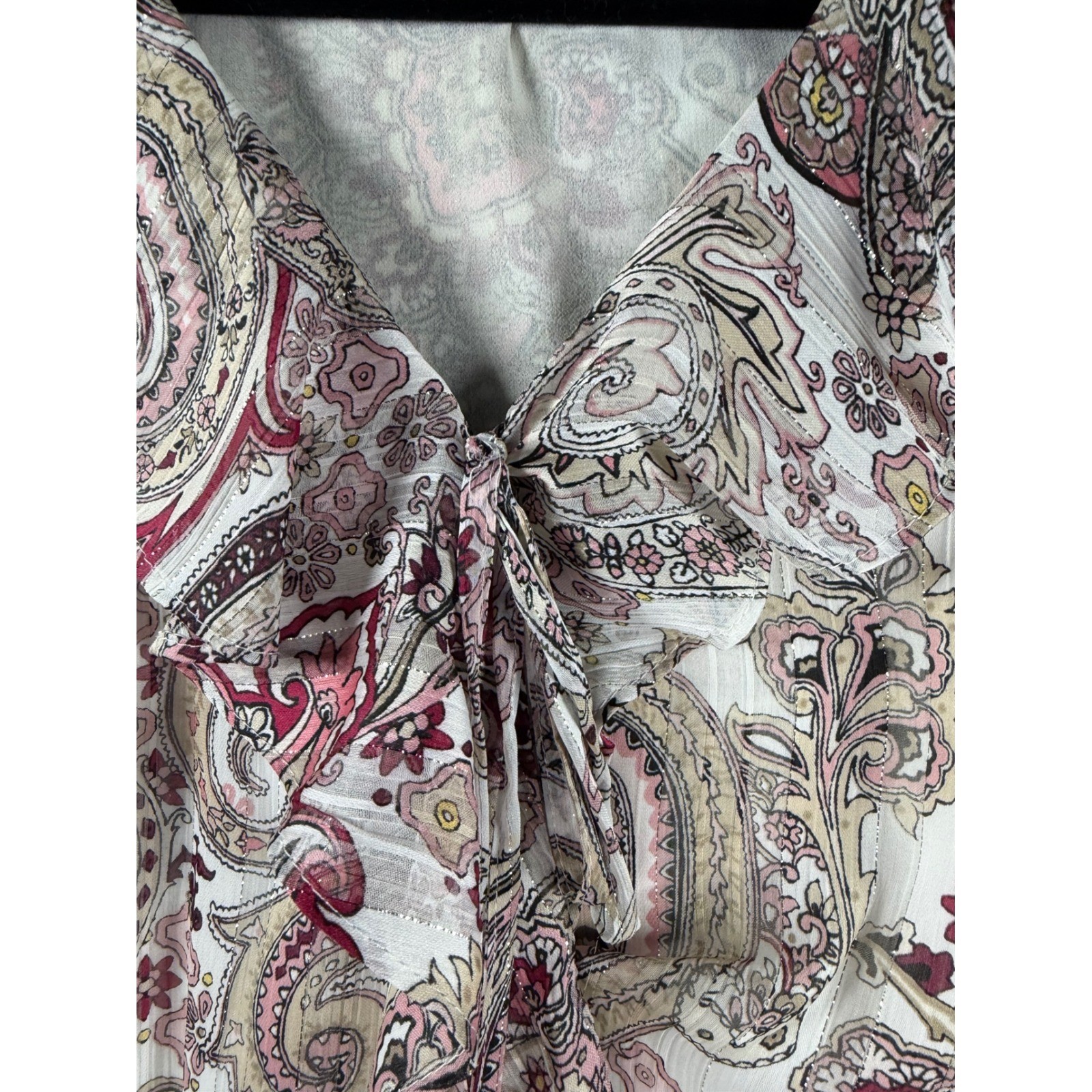 White House Black Market Paisley Ruffle V-Neck Sleeveless Blouse Pink Metallic 6