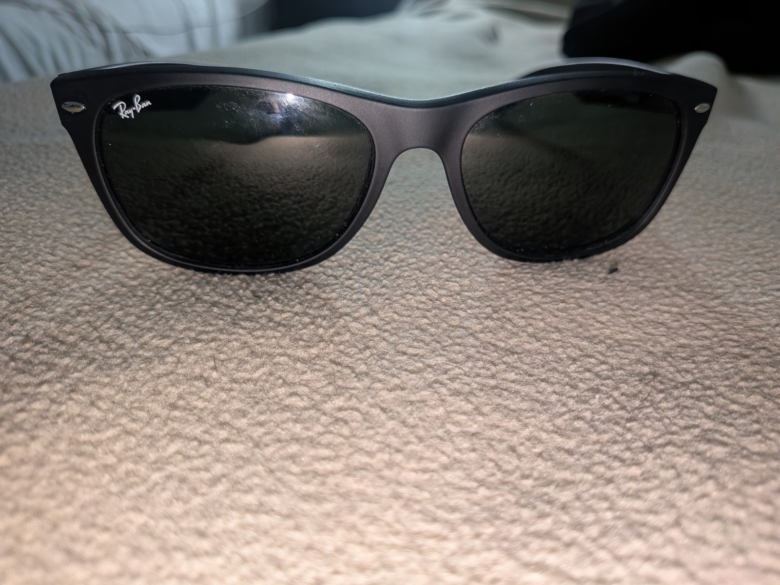 Ray-Ban New Wayfarer RB2132 622/58 Matte Rubber Black Polarized 55 mm Sunglasses