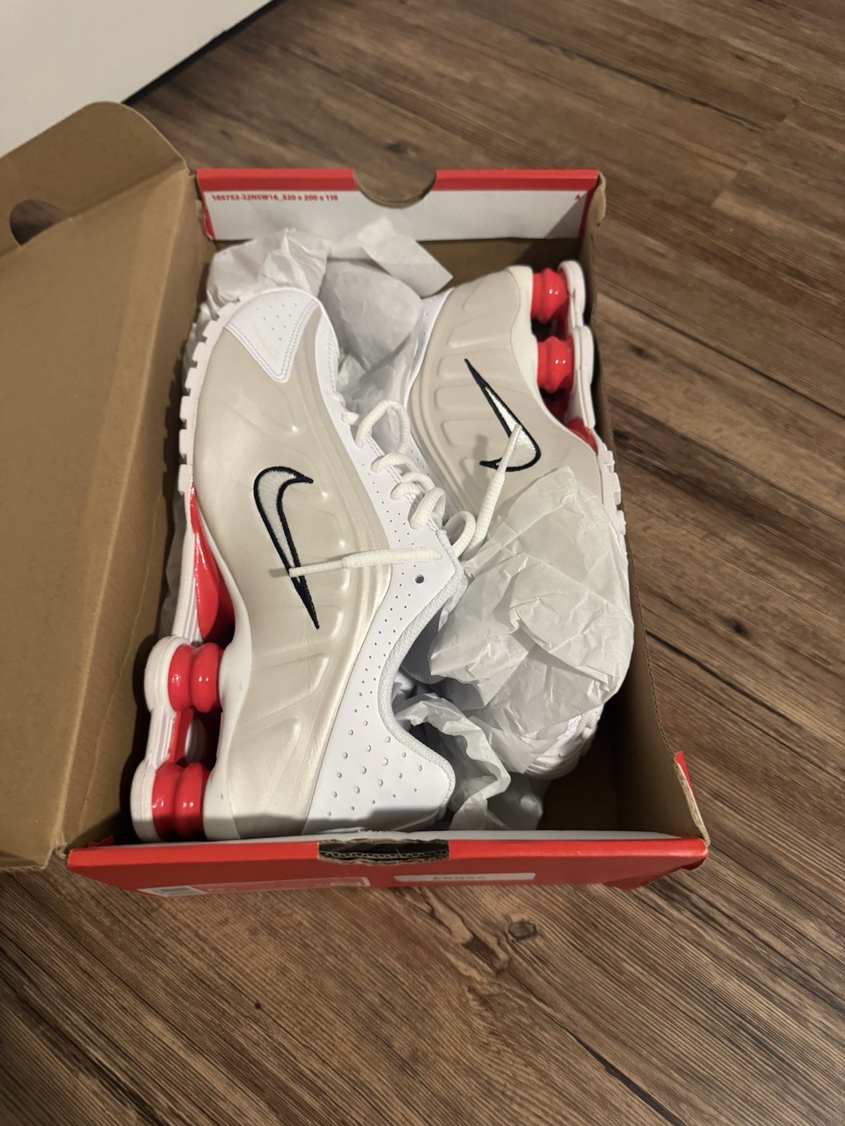 Nike Shox R4 White Phantom GS NBY BRAND NEW Size 6Y / 7.5 Women new n box