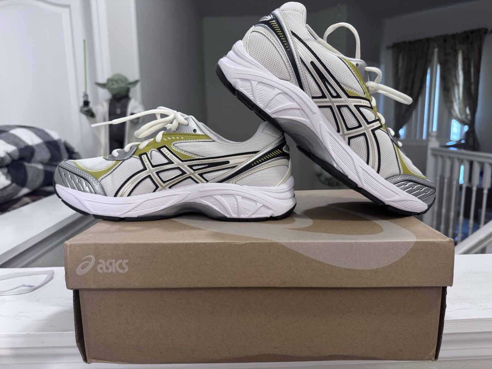 Asics GT-2160 1203A320-106 Cream Dark Mustard Running Shoes Men’s 8 Woman’s 9.5