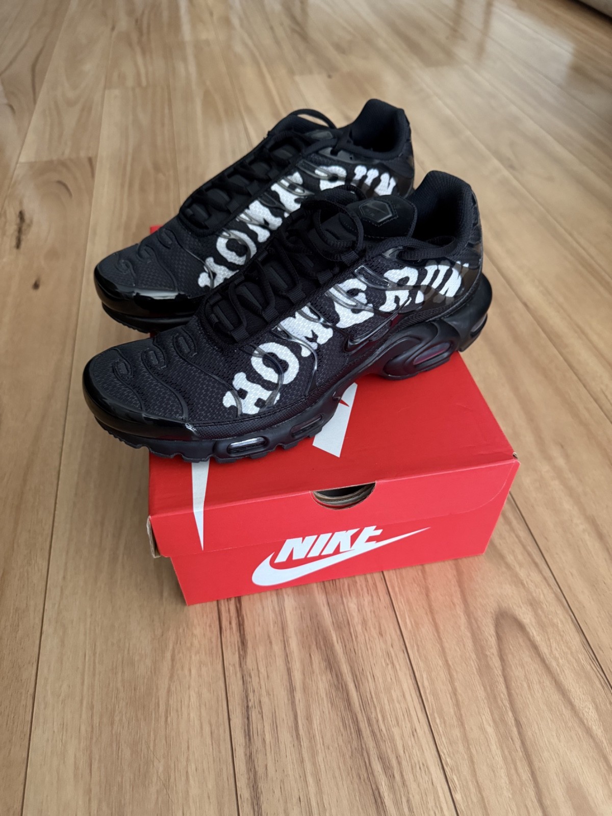 Nike Air Max Plus TN Tuned Triple Black Homerun NYC US 10 IR8793-001