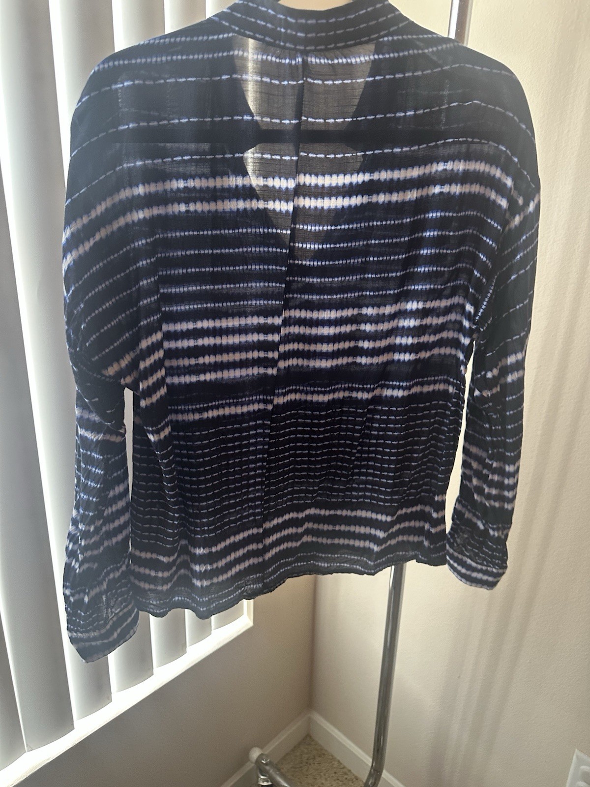 Bella Dahl Navy Blue Print Blouse, Size Medium, MADE IN USA