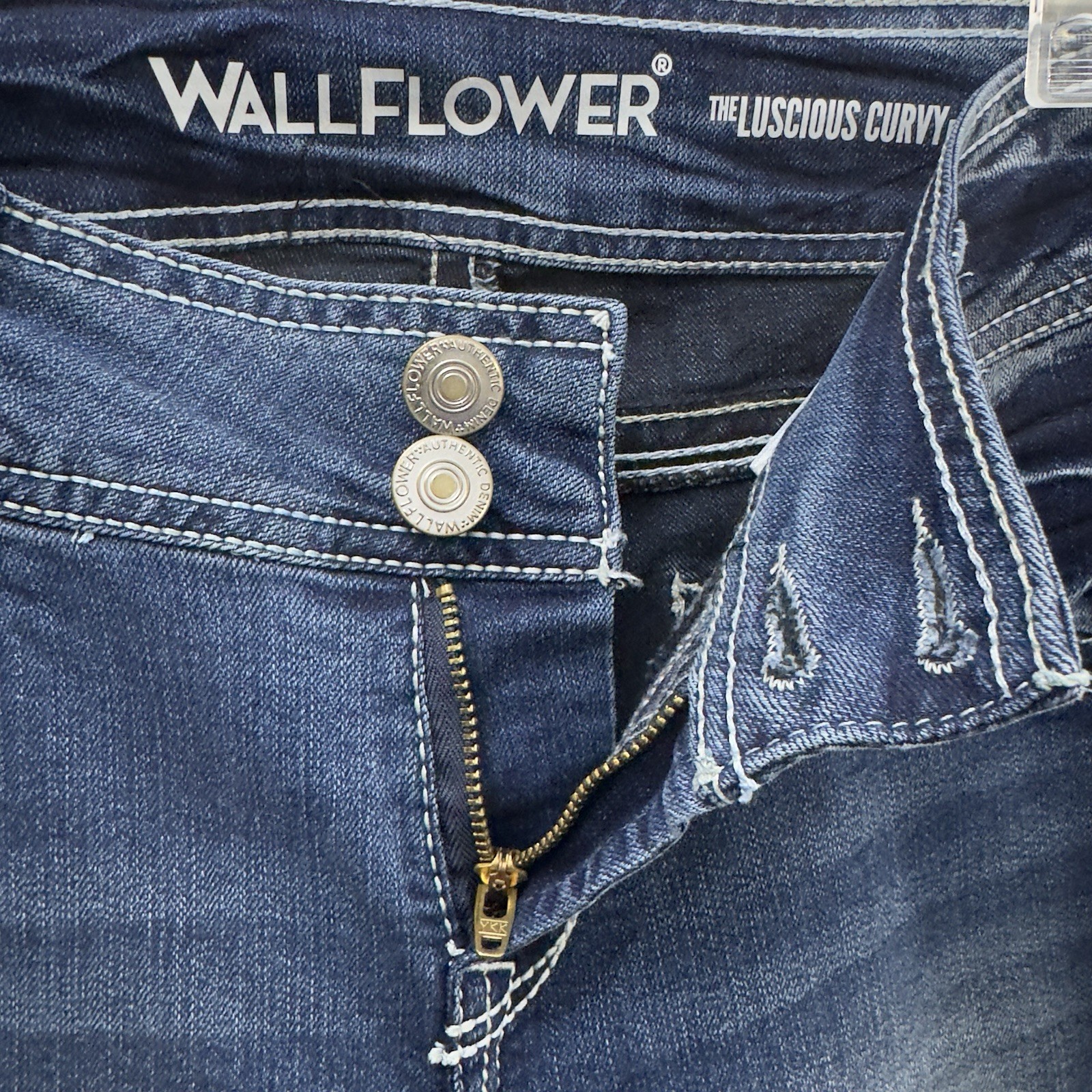 Curvy Bootcut Stretch Jeans Wallflower Juniors 5 Reg Blue NWT