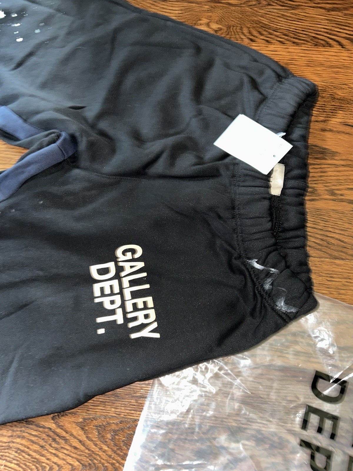 Gallery Dept – Black Logo Print Paint Splash Flare Sweatpants Size: Small (kids)