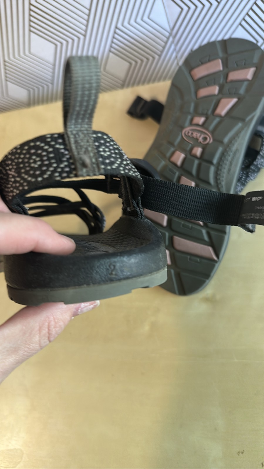 Chaco Kids ZX1 EcoTread Black White Strappy Hiking Sandals Youth Size 2