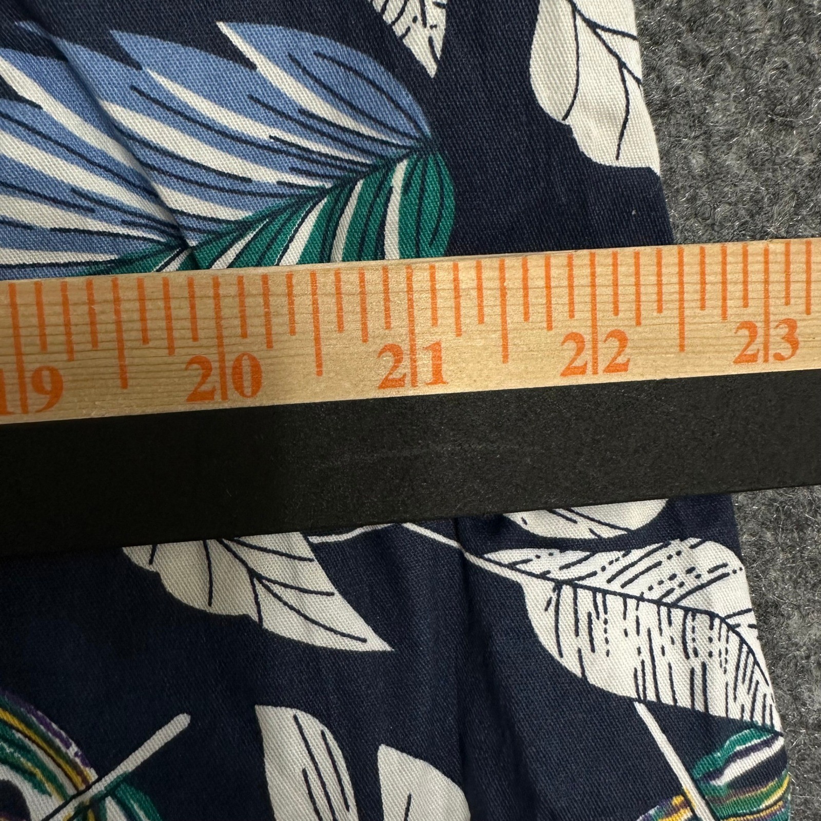 Unbranded Shirt Mens Size L Navy Blue Tropical Leaf Blend Button Down Short