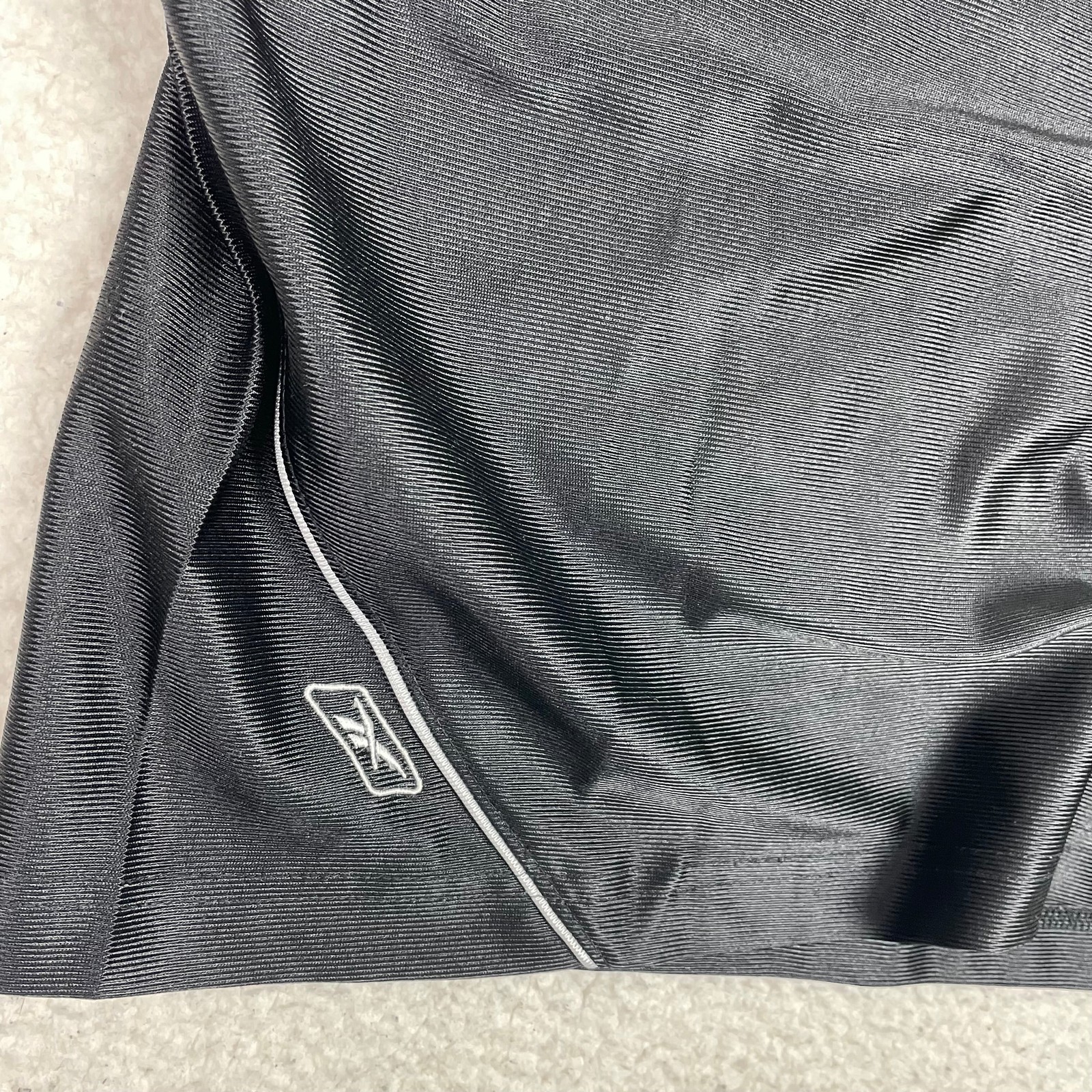 Vintage Reebok ATR Above The Rim Silky Black Jersey S Y2k Sports Hip hop