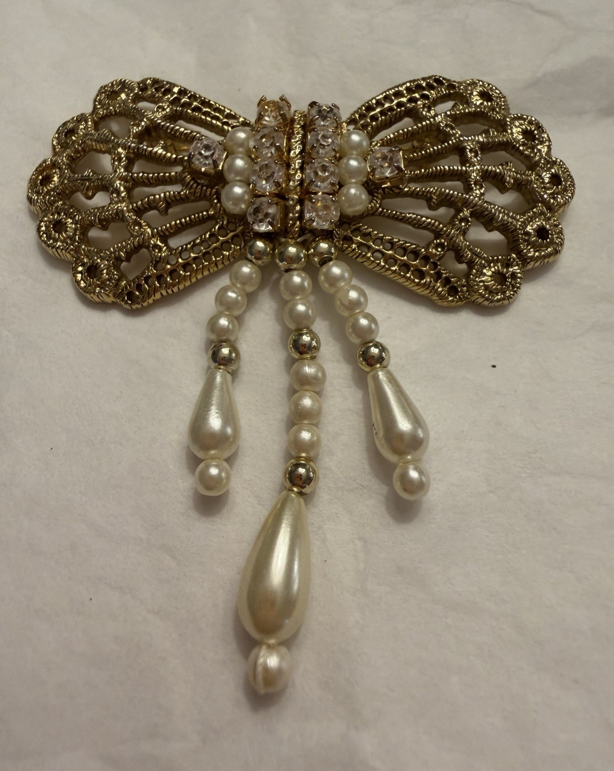 Gold Tone Bow Brooch w/ Faux Pearl Dangles & Rhinestone Accents