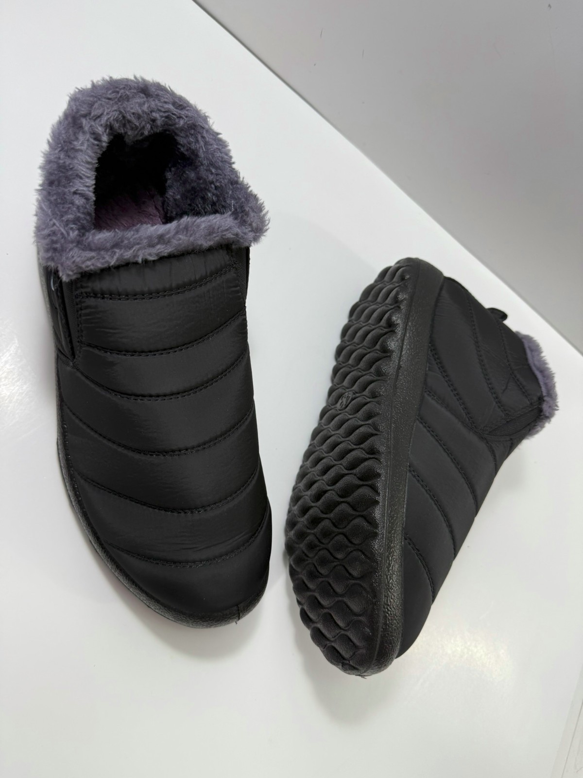 Women’s GO Winter Shoes Size 10 (US) (They are sized 43 in Chinese sizing) Black