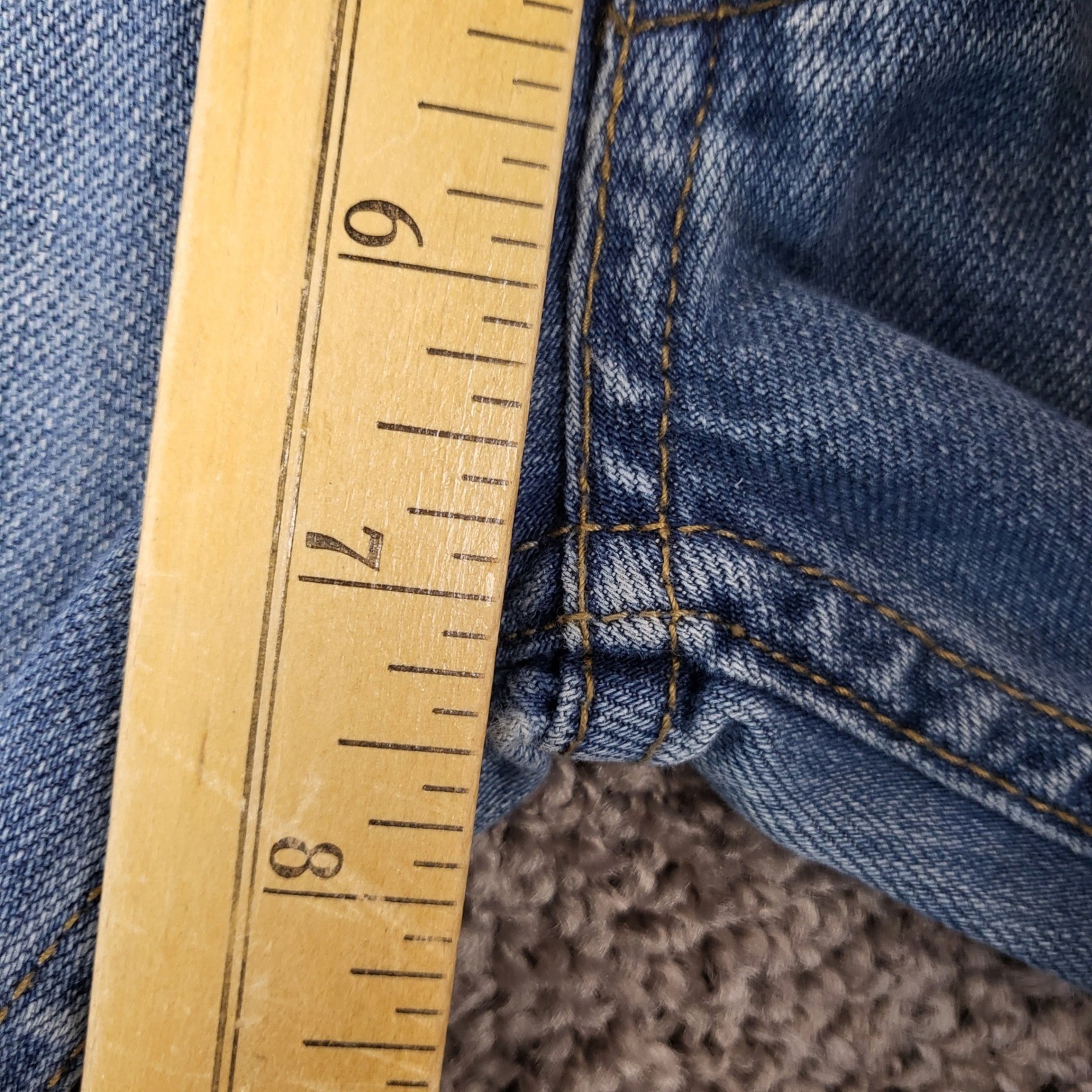 Levi’s Boys 505 Regular Fit Distressed Knee Denim Jeans Size 7 REG Light Wash