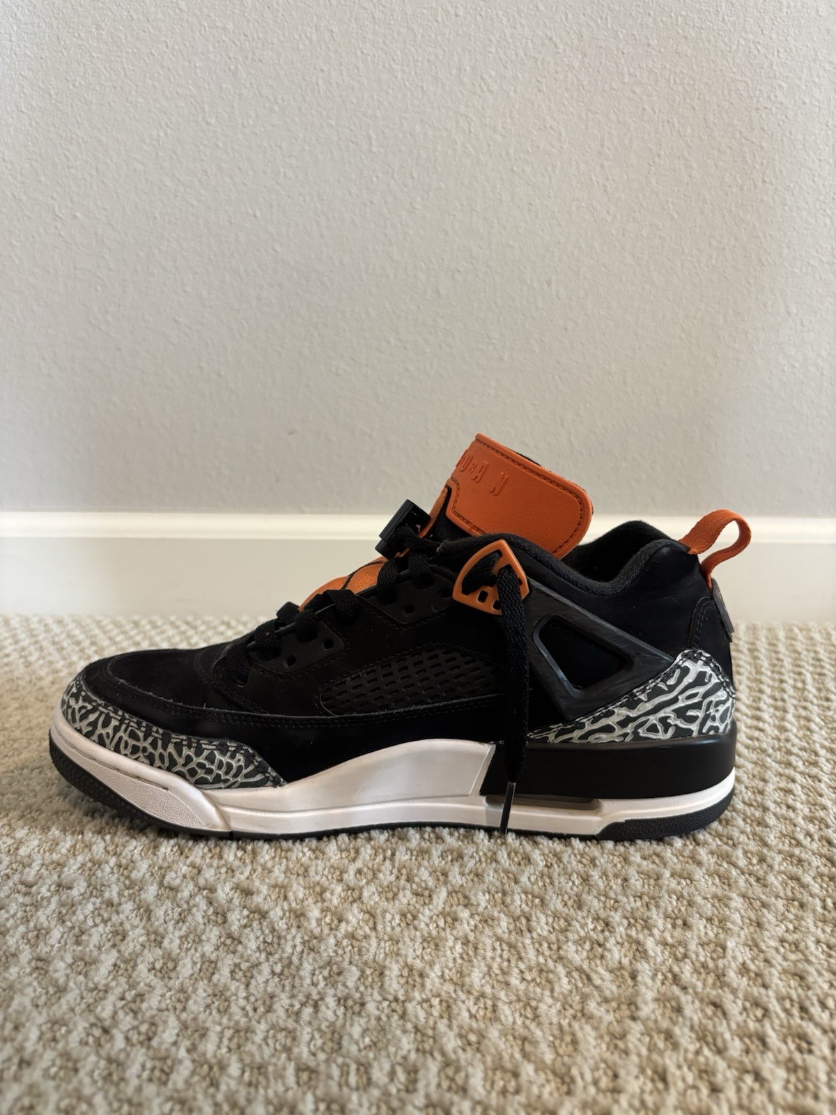 Men’s Jordan Spizike Low, Black/Black-Starfish-White, Size 8