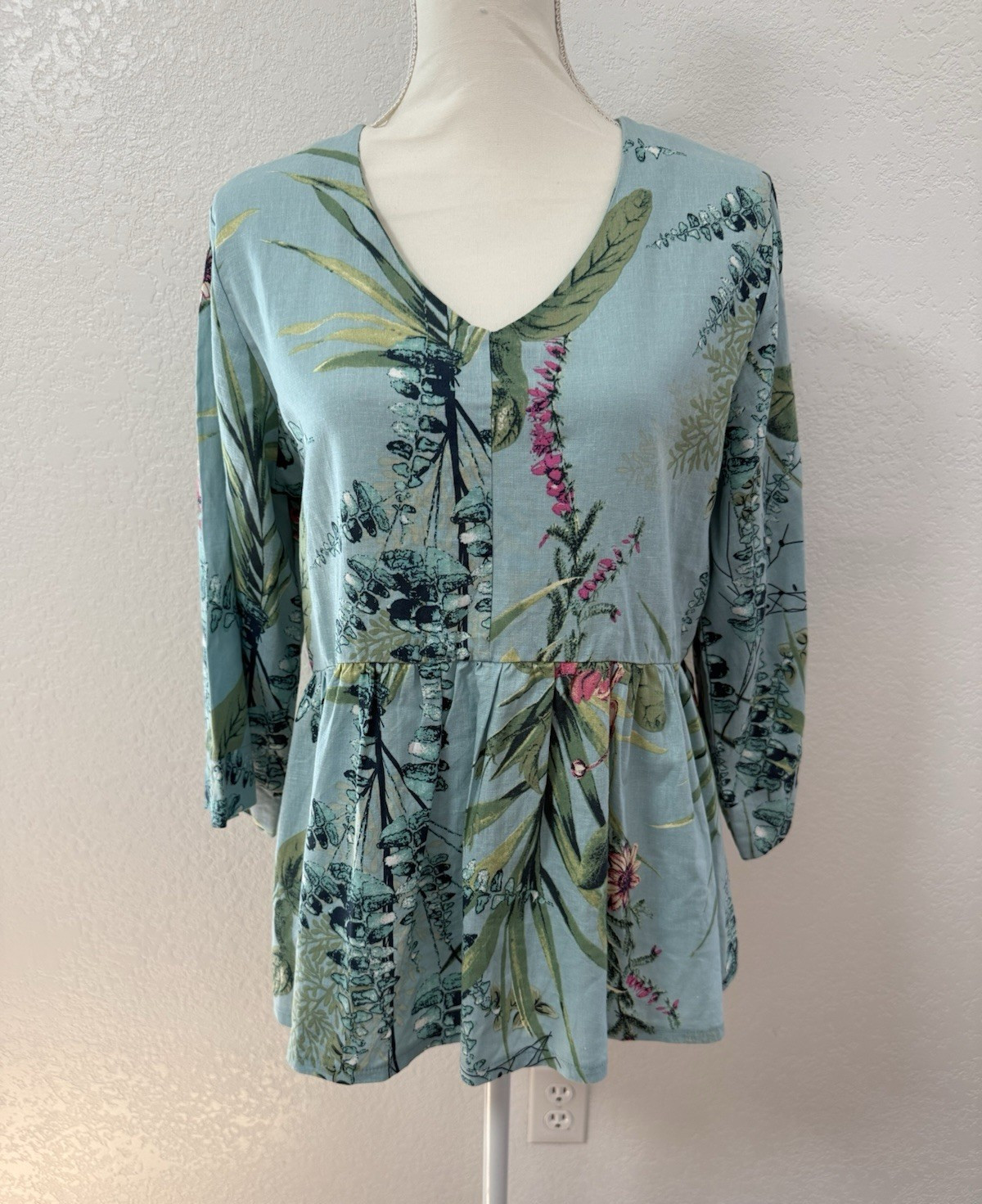 KAKTUS Tunic Blouse Blue Floral V-Neck 3/4 Bell Sleeve Woven Linen S