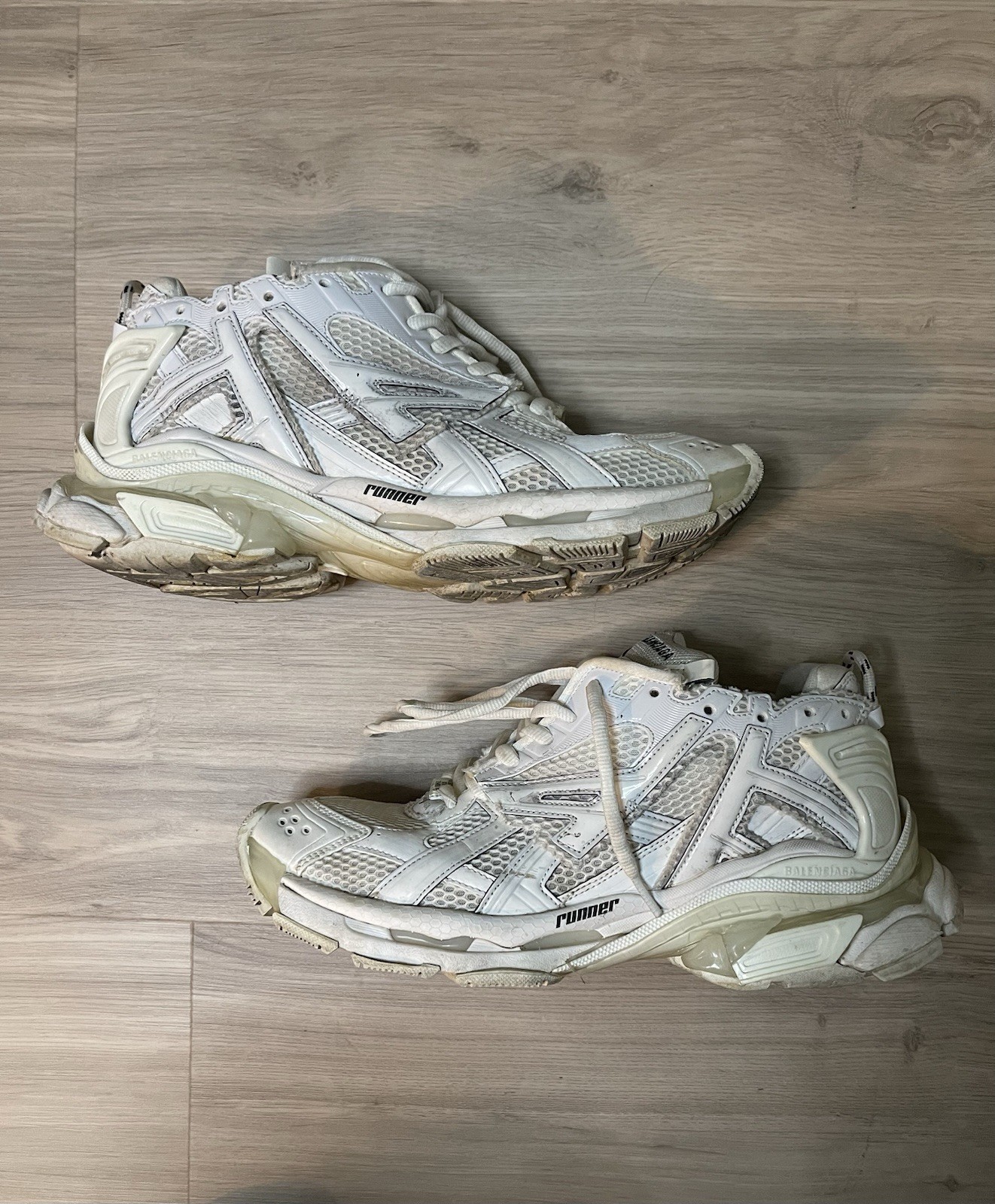 Balenciaga Runner White Size 11 Men’s Lace Up Synthetic Sneakers Rubber
