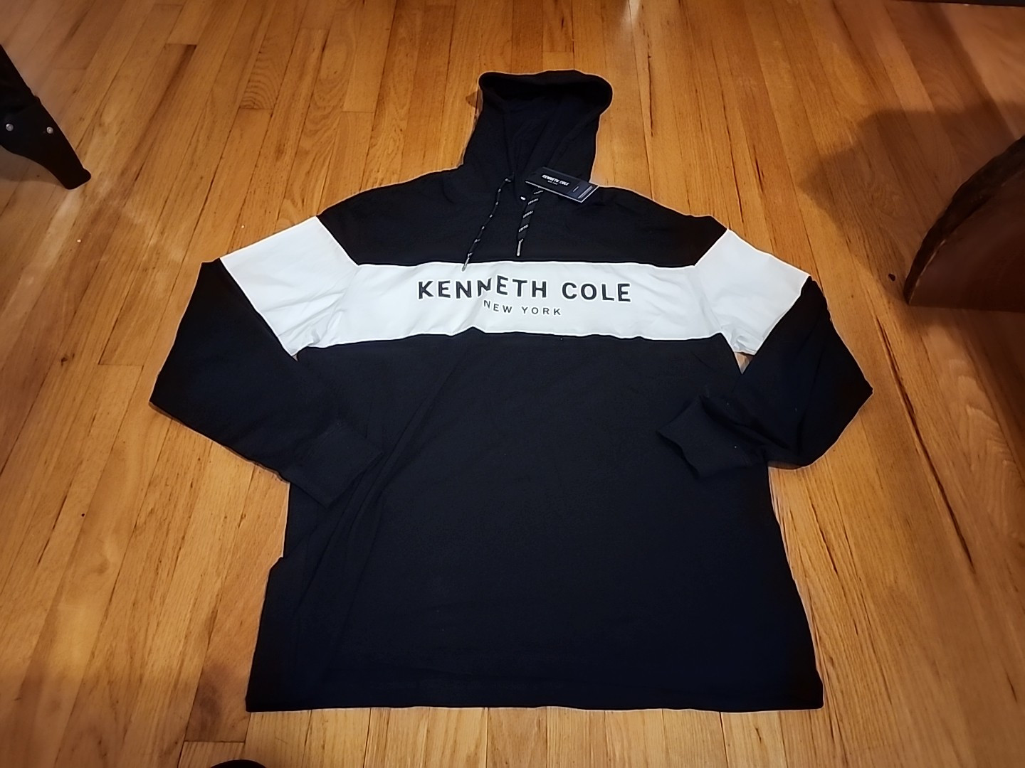 NWT $59 Kenneth Cole Men’s Pull Over Mobility Knit Logo Hoodie Black & White
