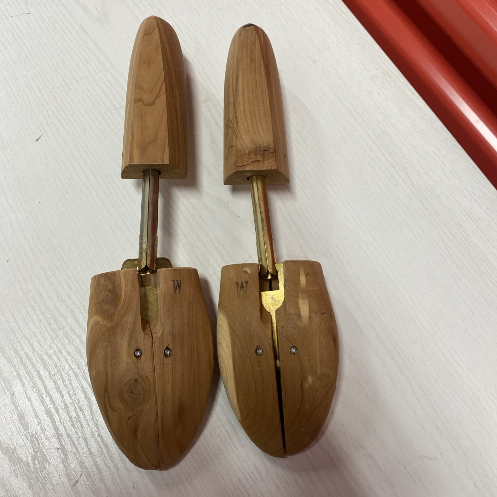 Mens Moneysworth And Best Cedar Shoe Trees Size M Medium 8W-10N