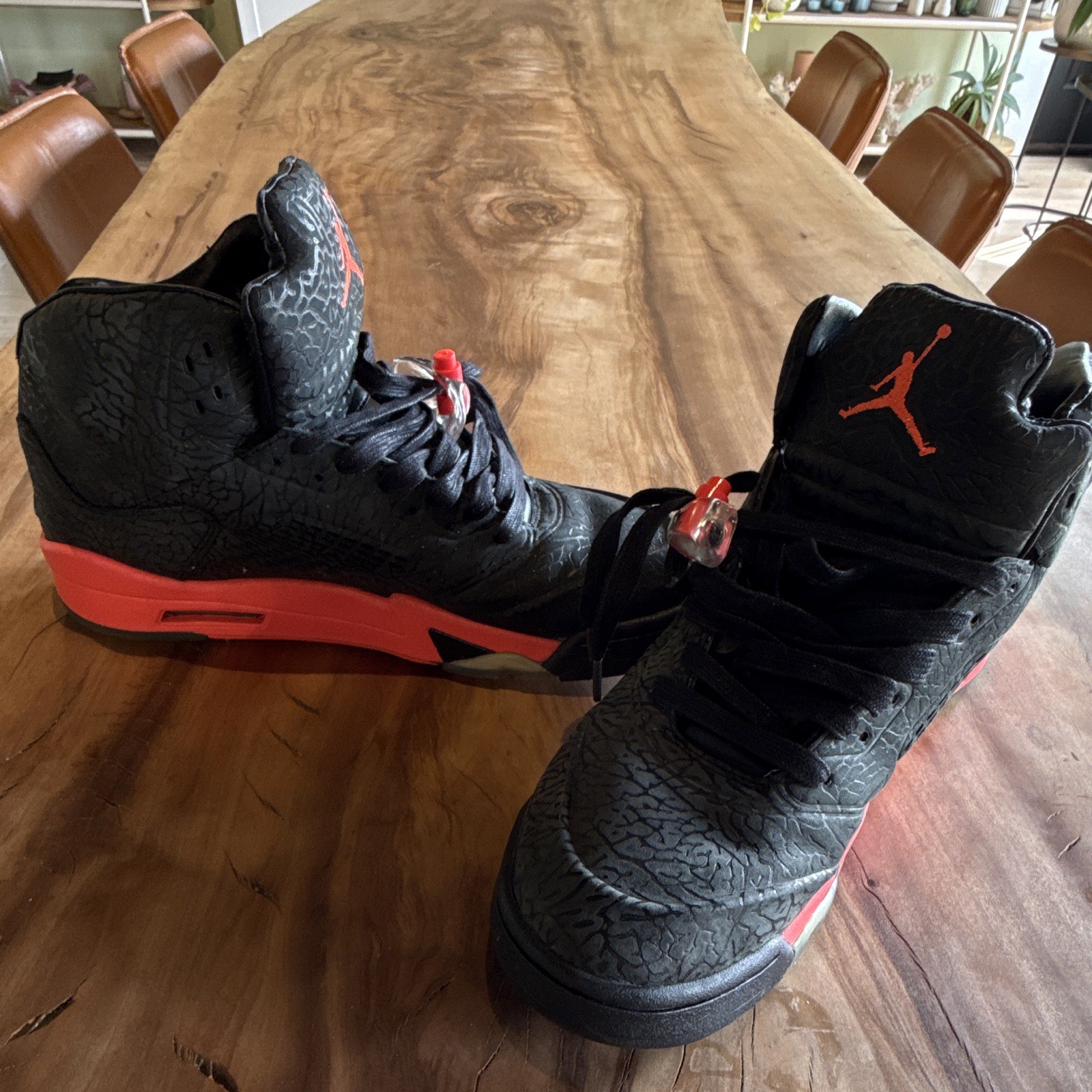 Jordan Air Jordan Men’s High Top Lace-Up Basketball Sneakers Black Red
